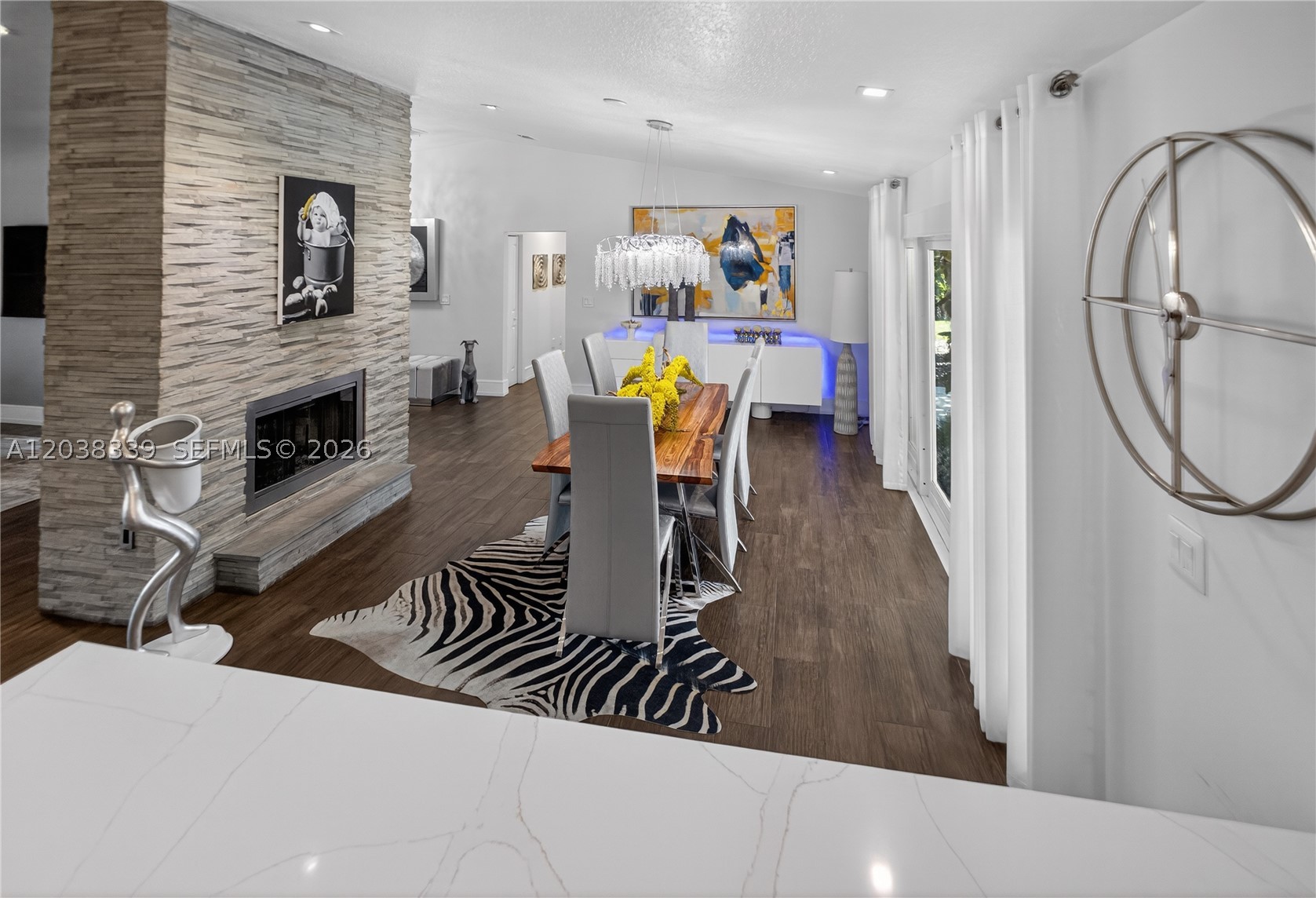KINGS GROVE - Residential