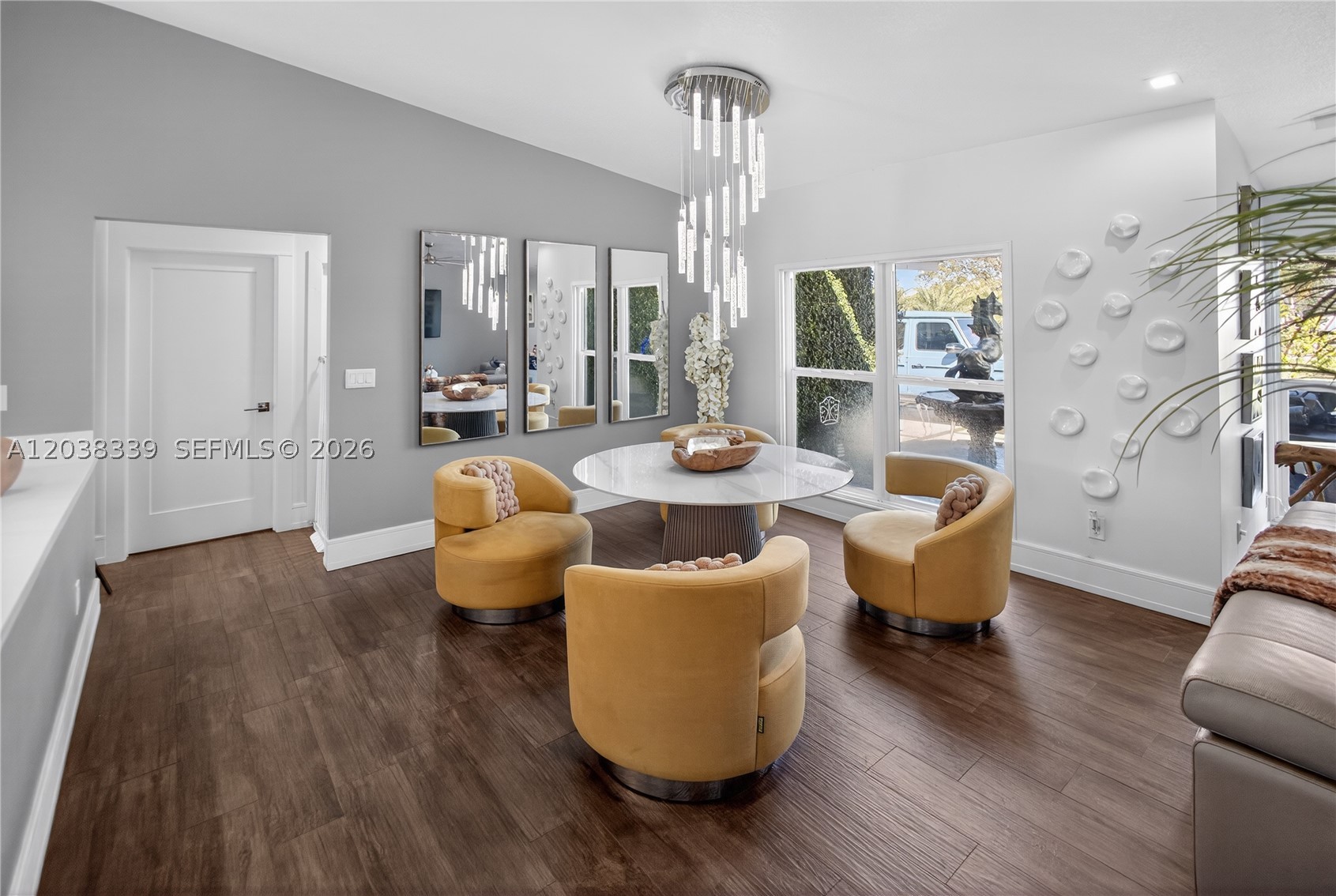 KINGS GROVE - Residential