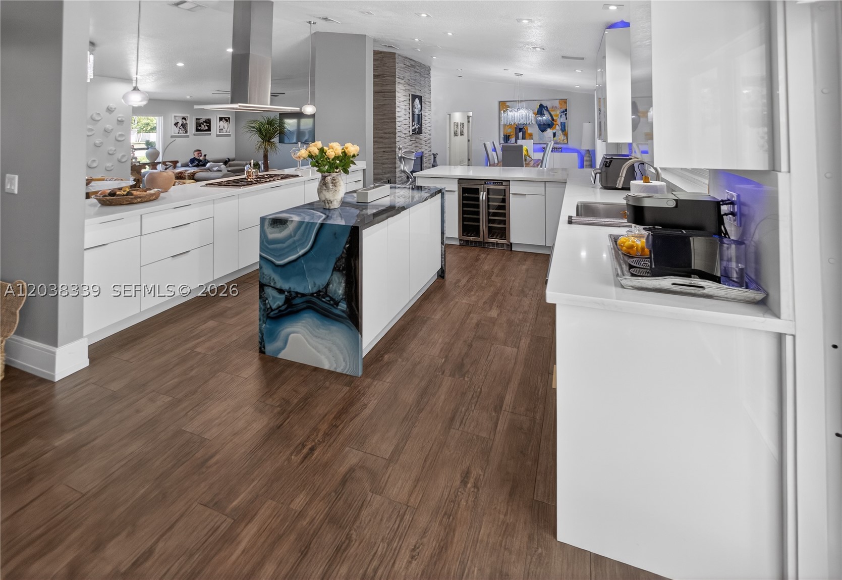 KINGS GROVE - Residential