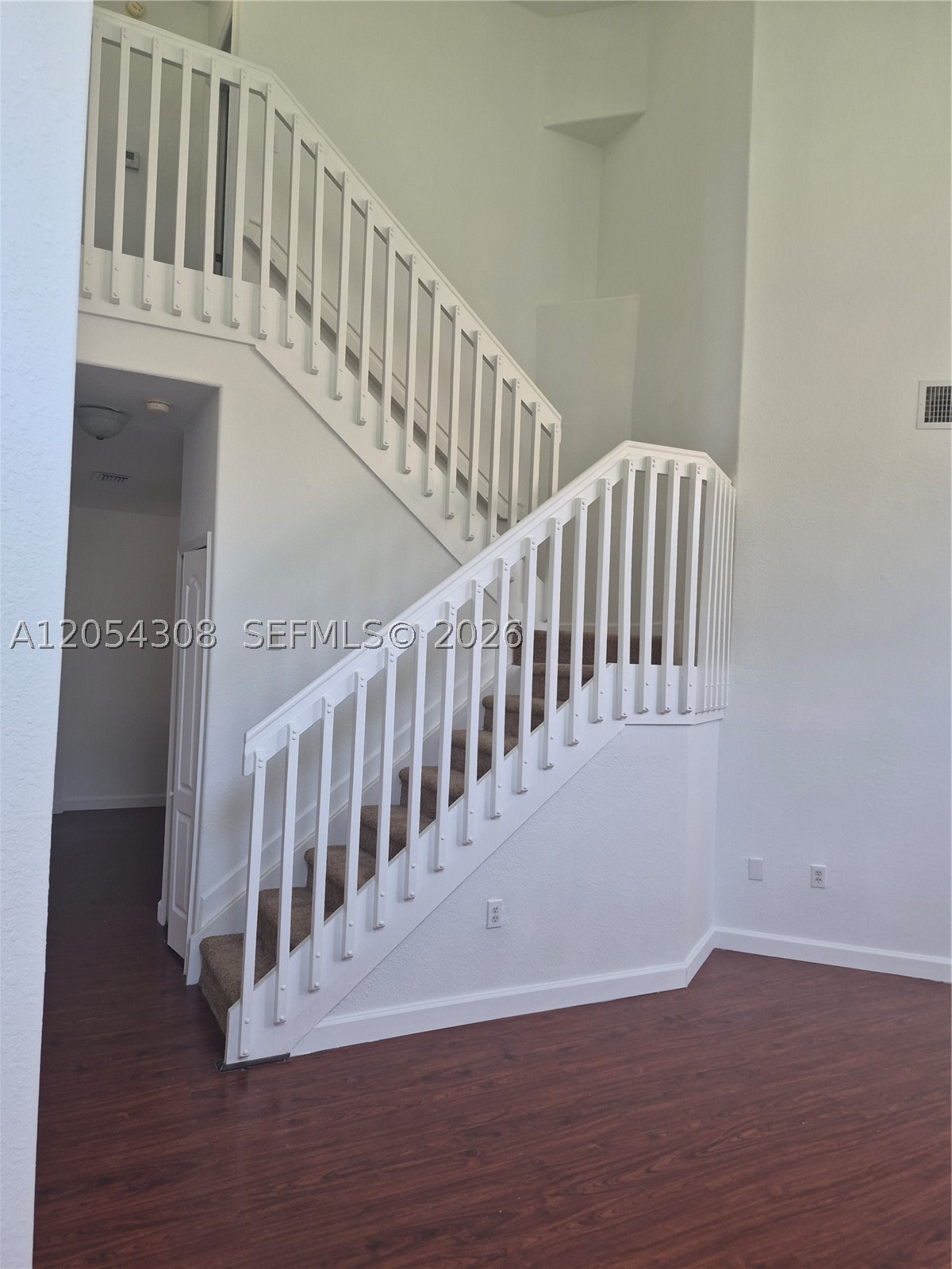 DORAL SOUTHEAST PATIO-HOM - Residential Lease