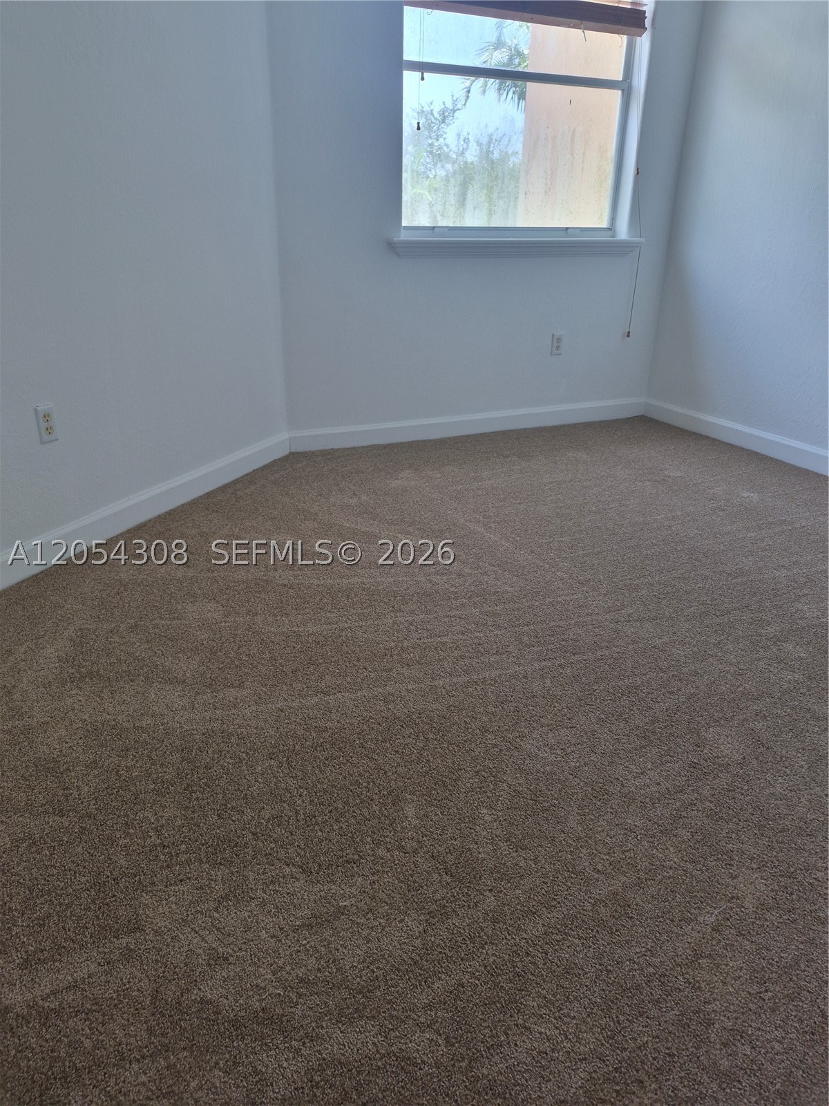 DORAL SOUTHEAST PATIO-HOM - Residential Lease