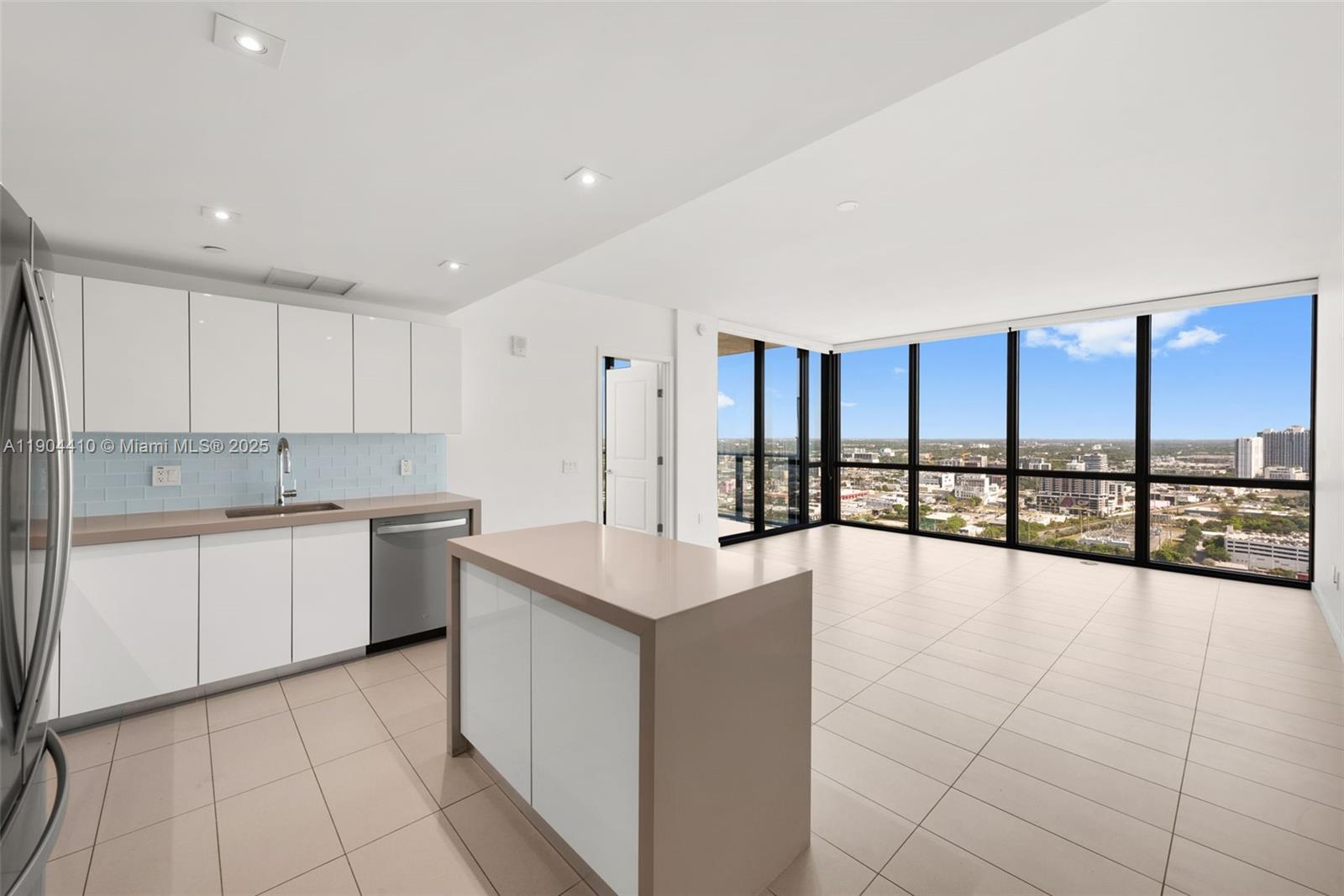 CANVAS CONDO - Residential