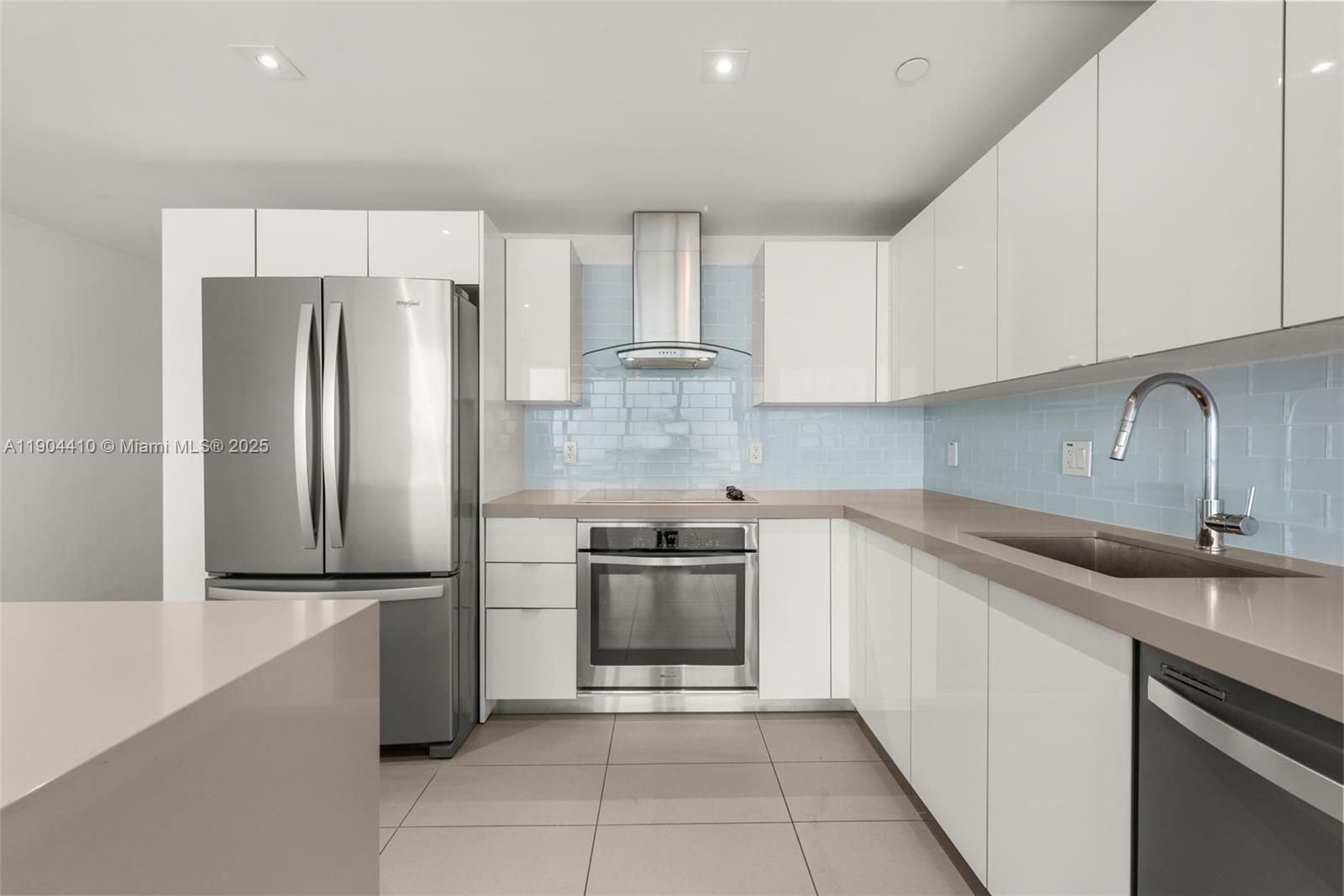 CANVAS CONDO - Residential
