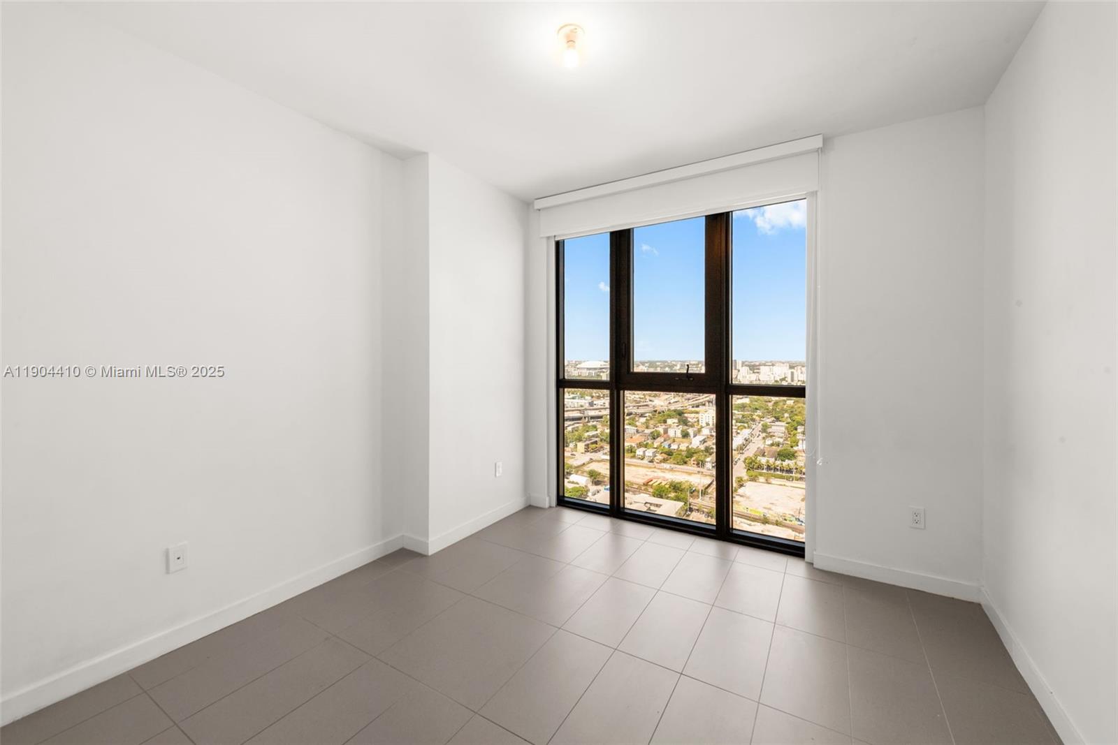 CANVAS CONDO - Residential