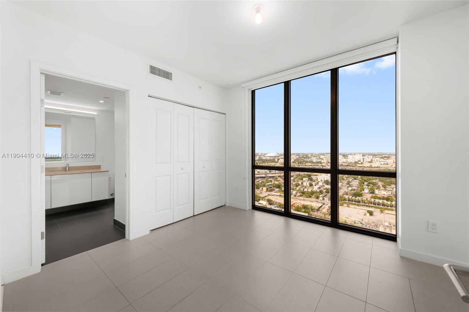 CANVAS CONDO - Residential