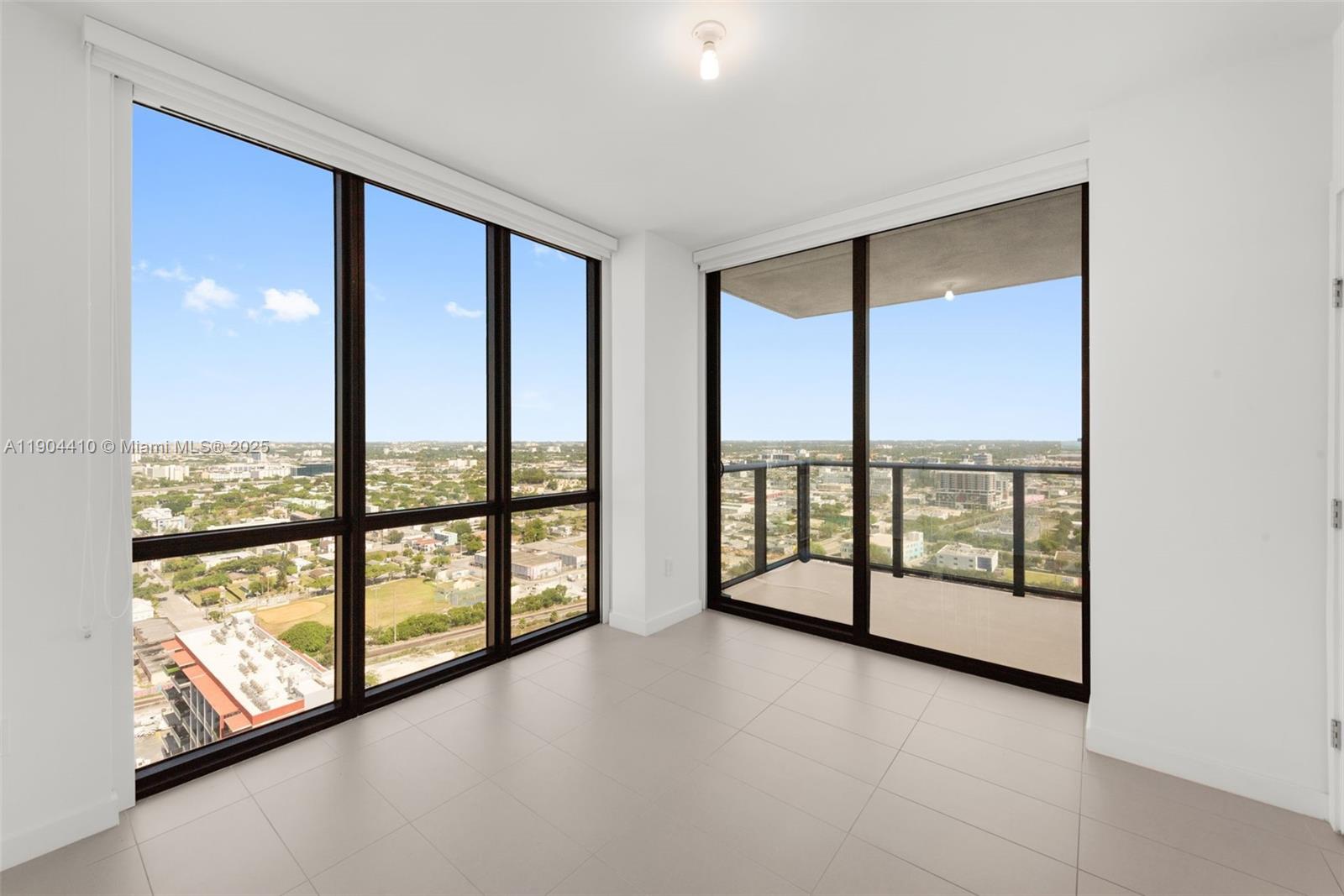 CANVAS CONDO - Residential