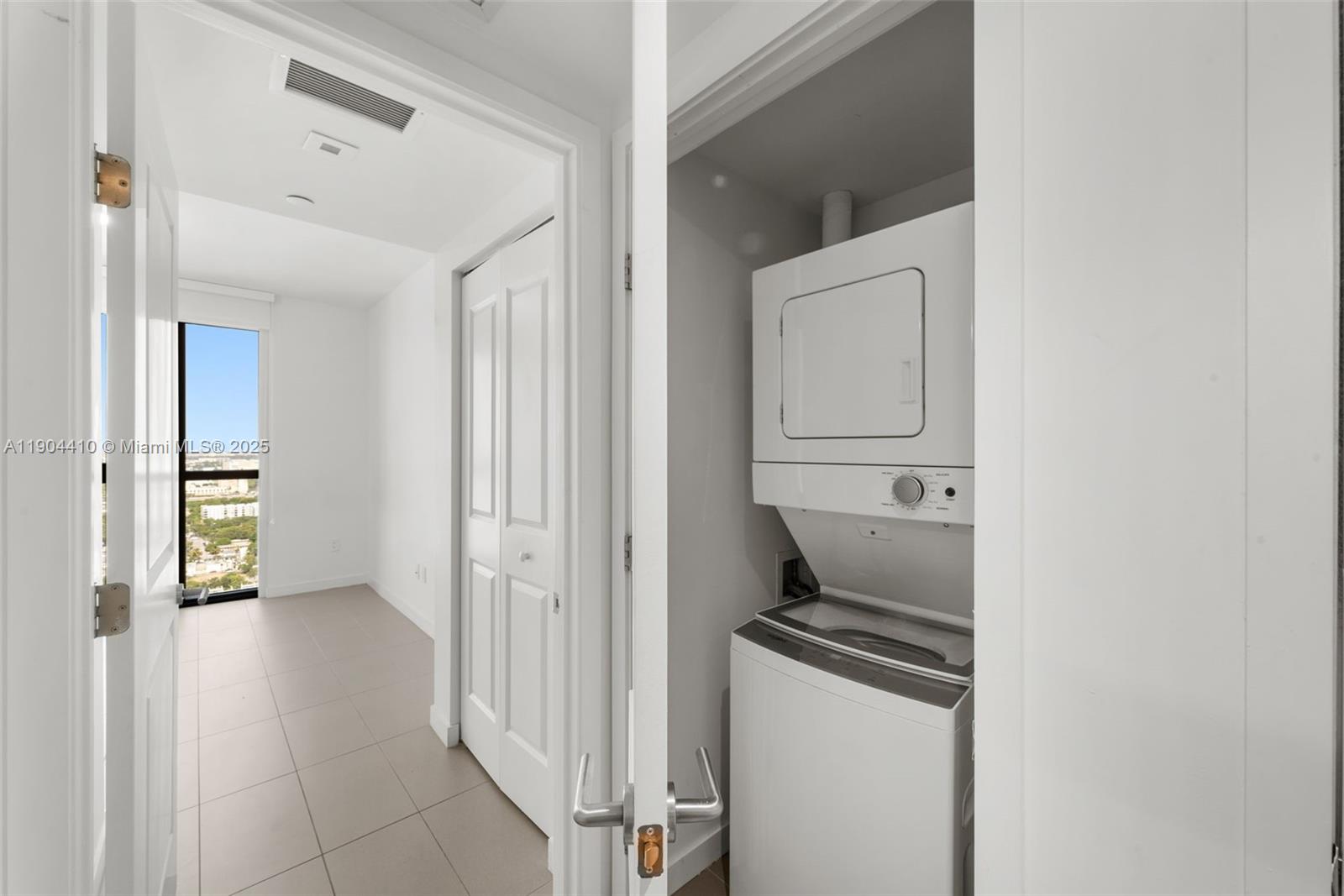 CANVAS CONDO - Residential