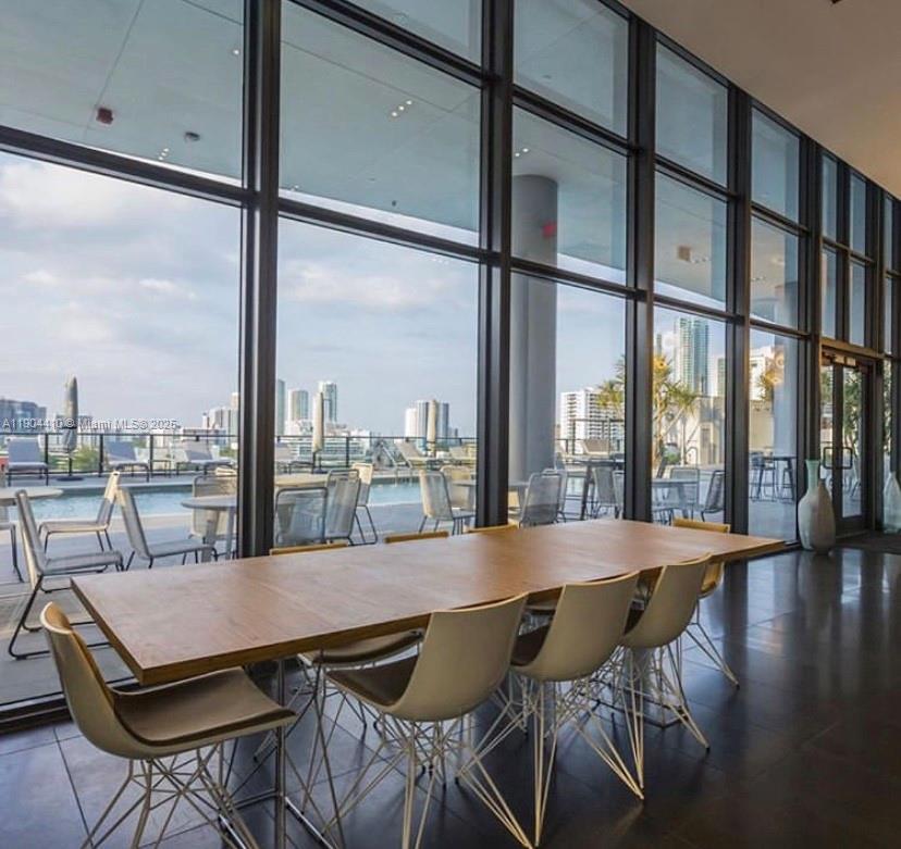 CANVAS CONDO - Residential