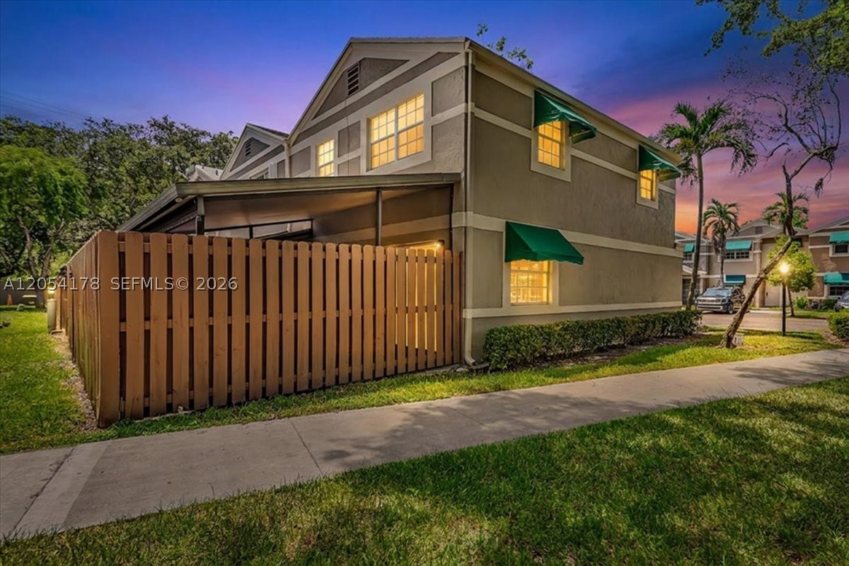 FLAMINGO GARDENS PHASE FO - Residential Lease