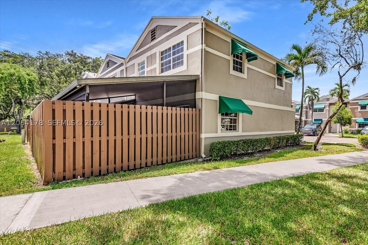 FLAMINGO GARDENS PHASE FO - Residential Lease