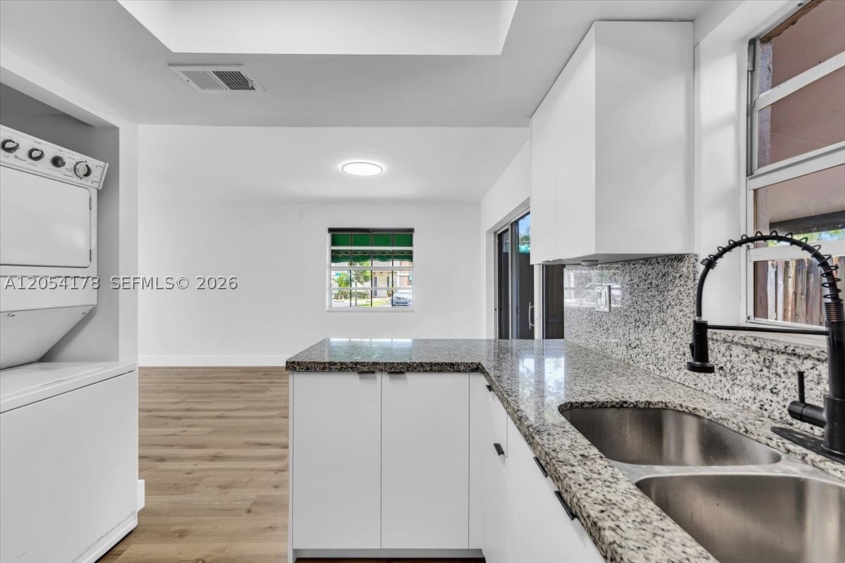 FLAMINGO GARDENS PHASE FO - Residential Lease