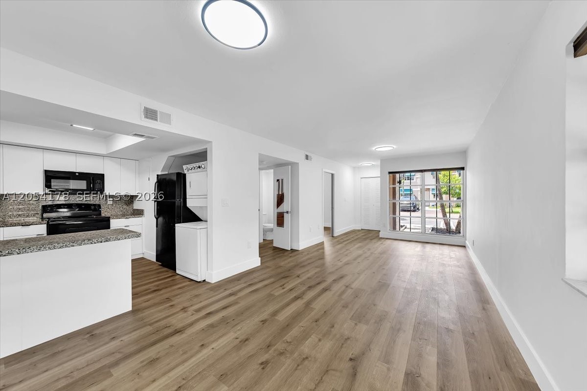 FLAMINGO GARDENS PHASE FO - Residential Lease