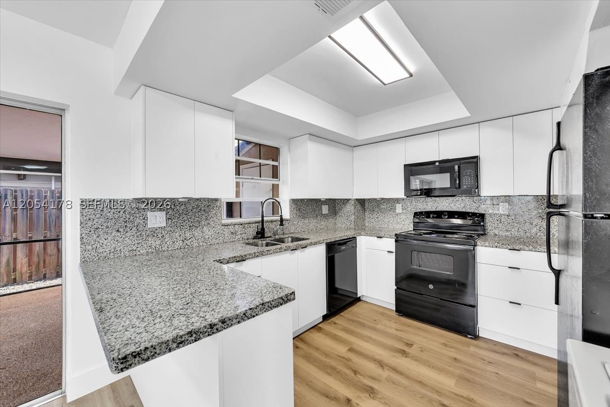 FLAMINGO GARDENS PHASE FO - Residential Lease