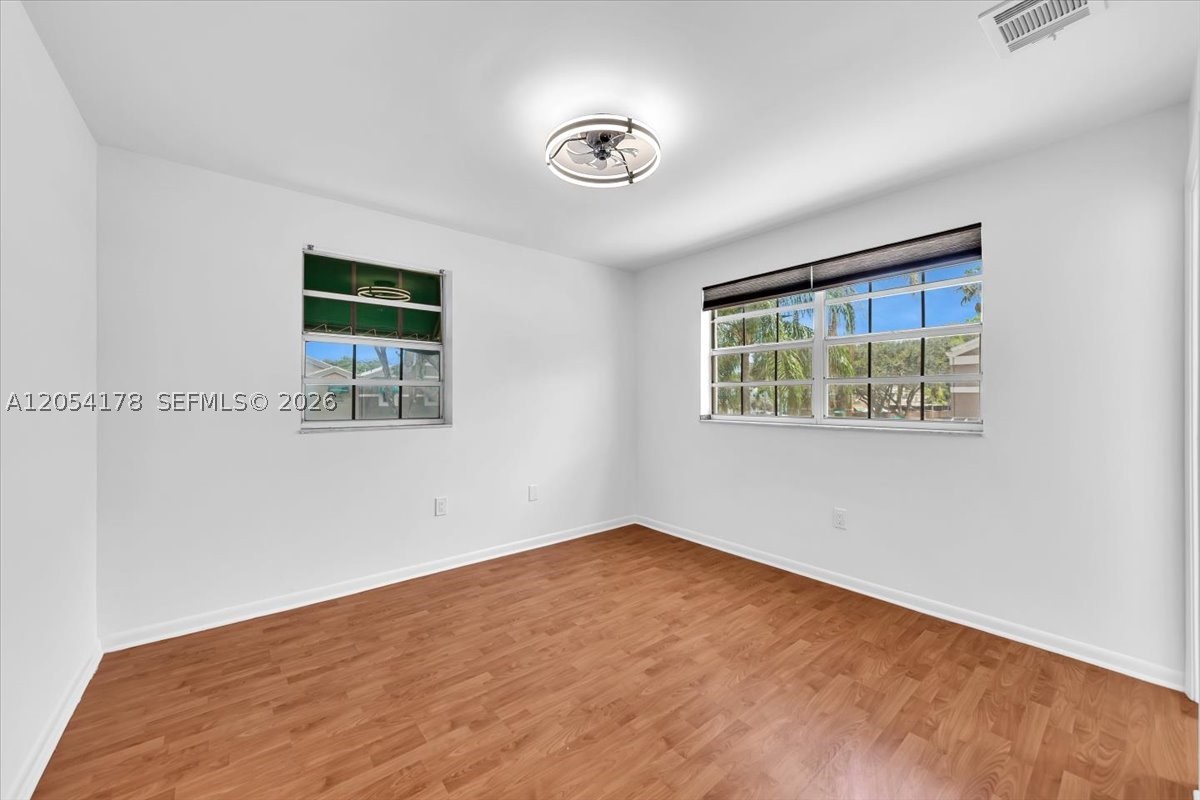 FLAMINGO GARDENS PHASE FO - Residential Lease
