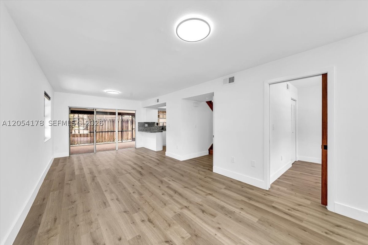 FLAMINGO GARDENS PHASE FO - Residential Lease