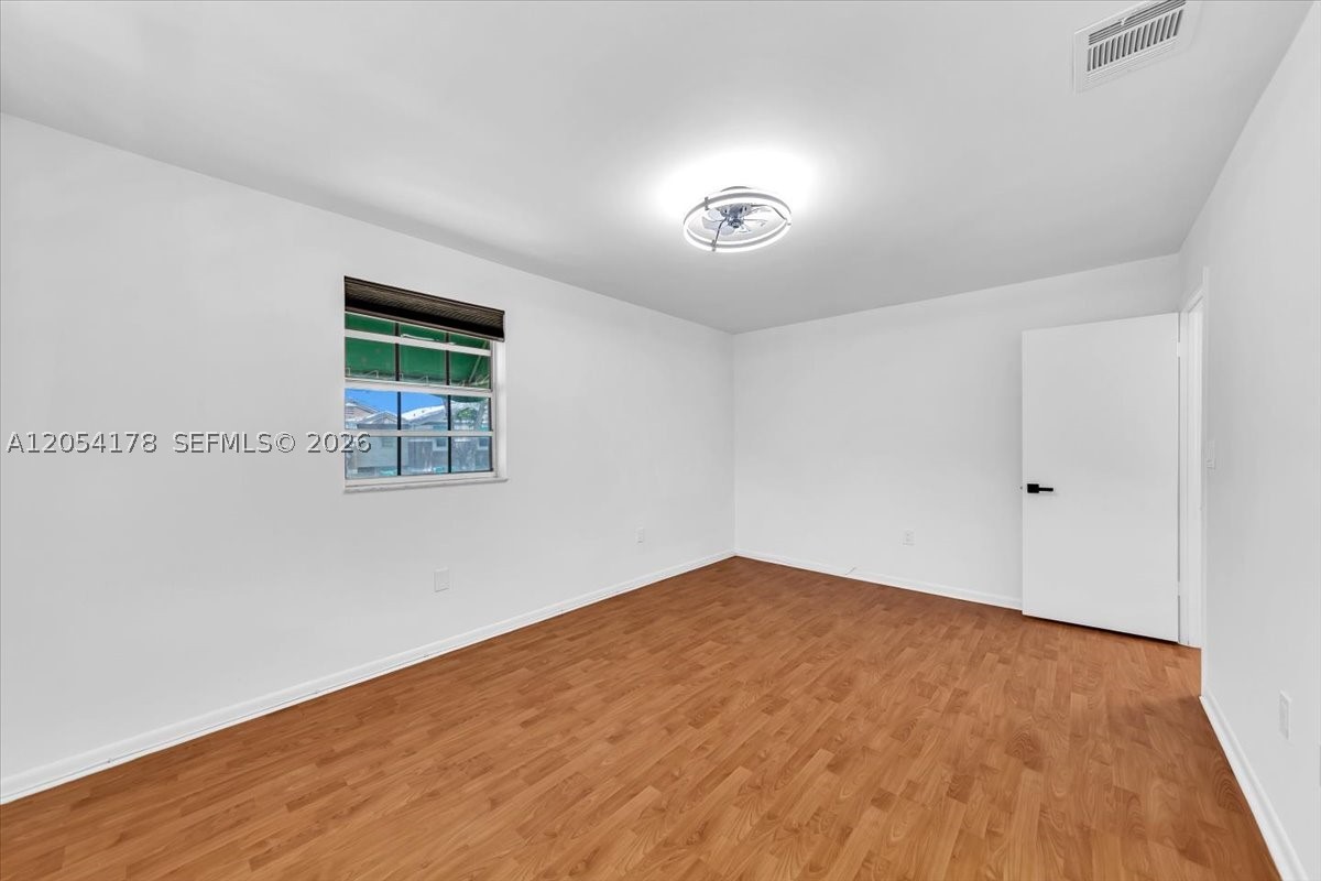 FLAMINGO GARDENS PHASE FO - Residential Lease