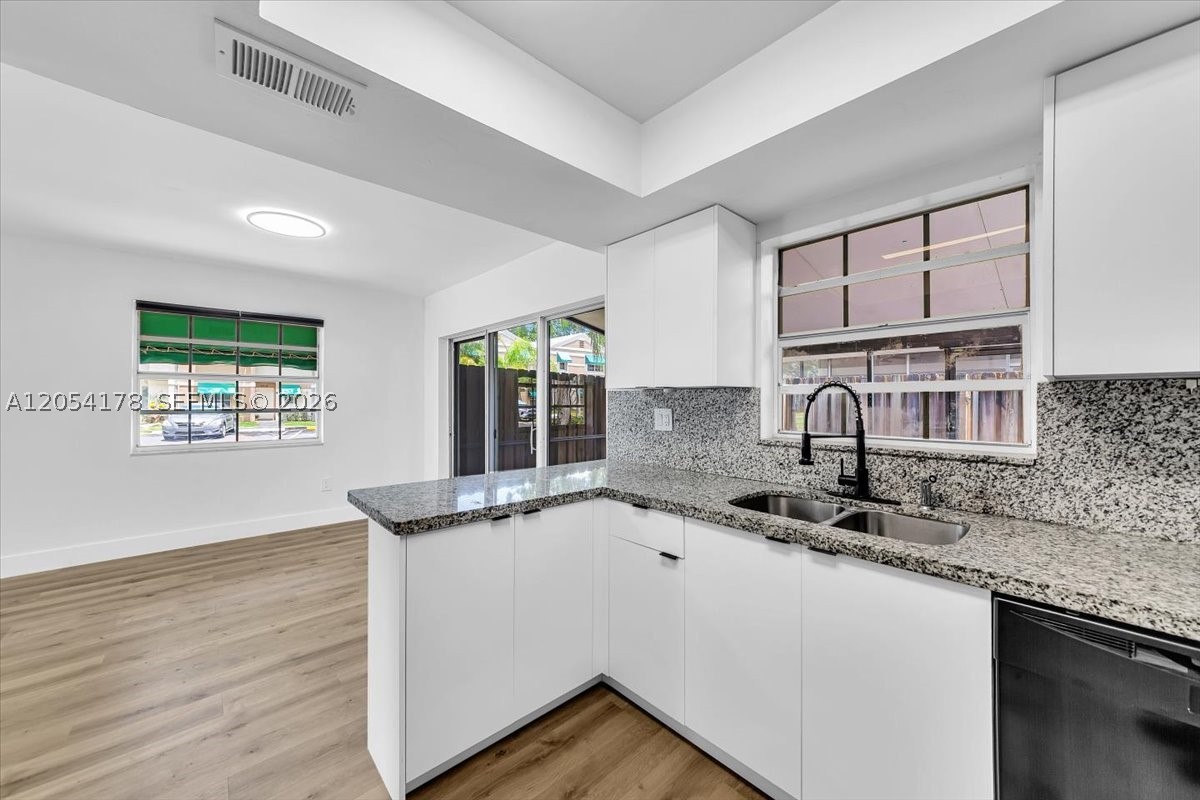 FLAMINGO GARDENS PHASE FO - Residential Lease