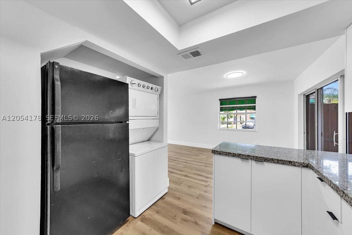 FLAMINGO GARDENS PHASE FO - Residential Lease