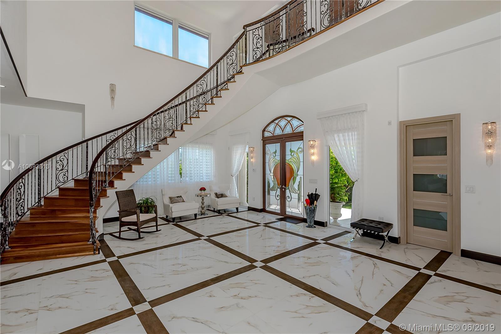 GOLDEN SHORES - Residential