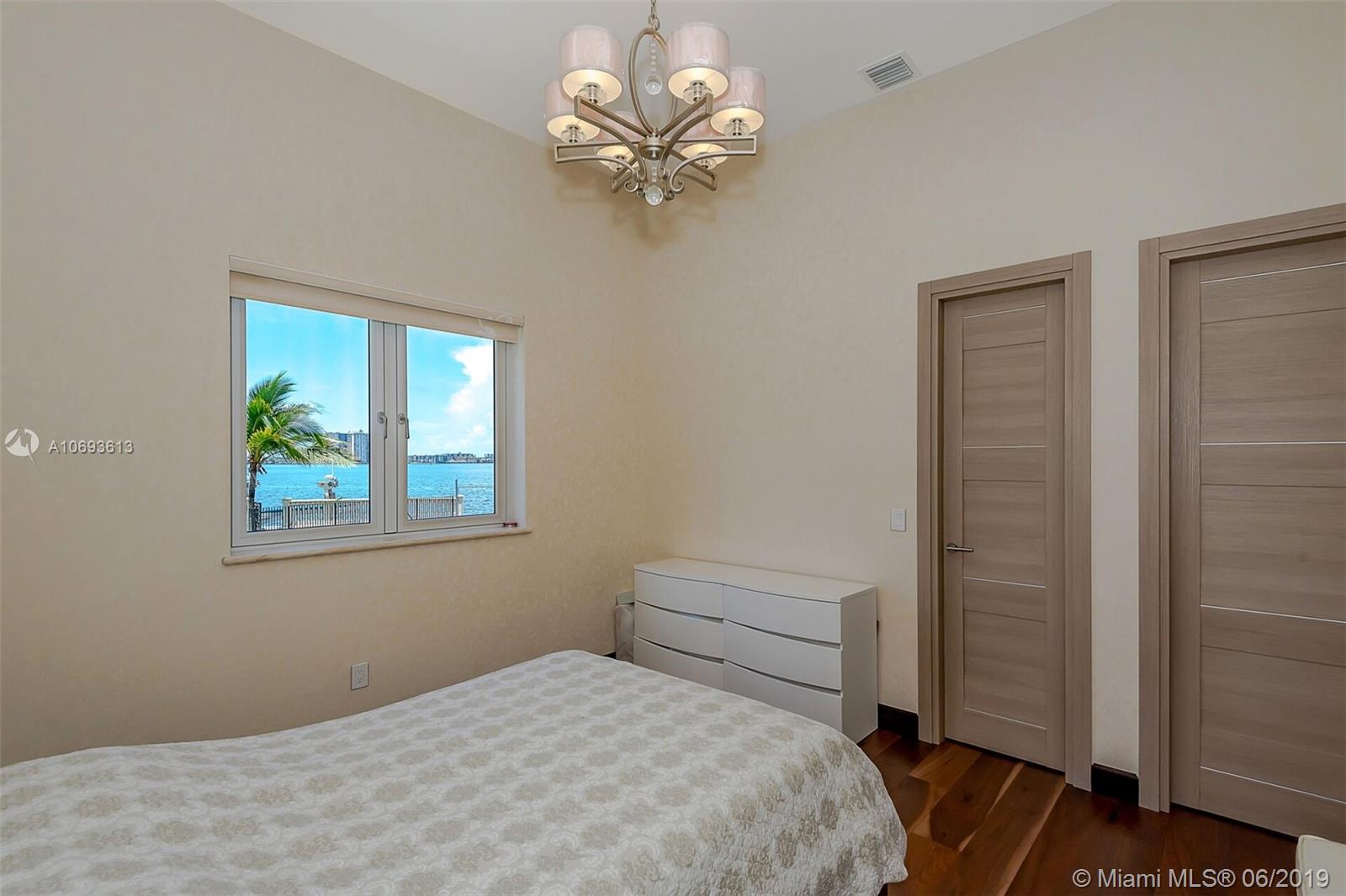 GOLDEN SHORES - Residential