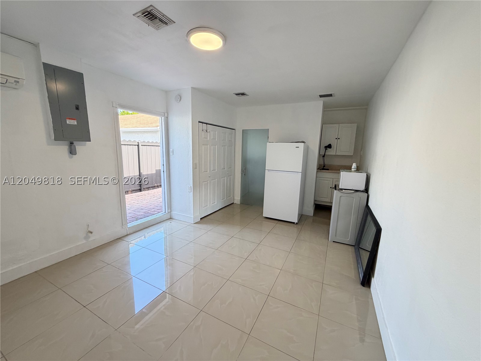 R J KATZ SUB - Residential Lease