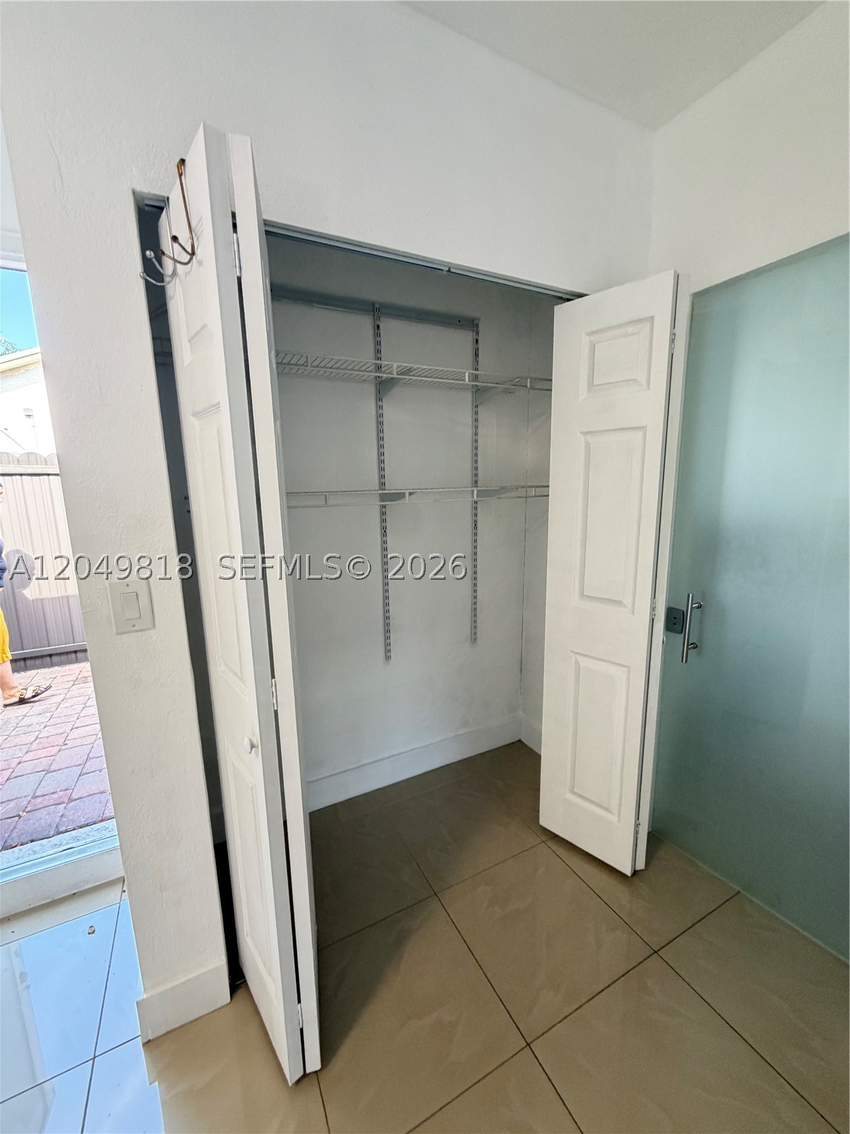 R J KATZ SUB - Residential Lease