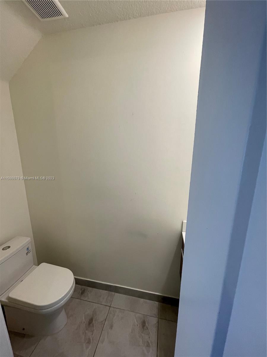 LANDMARK AT DORAL CONDO N - Residential