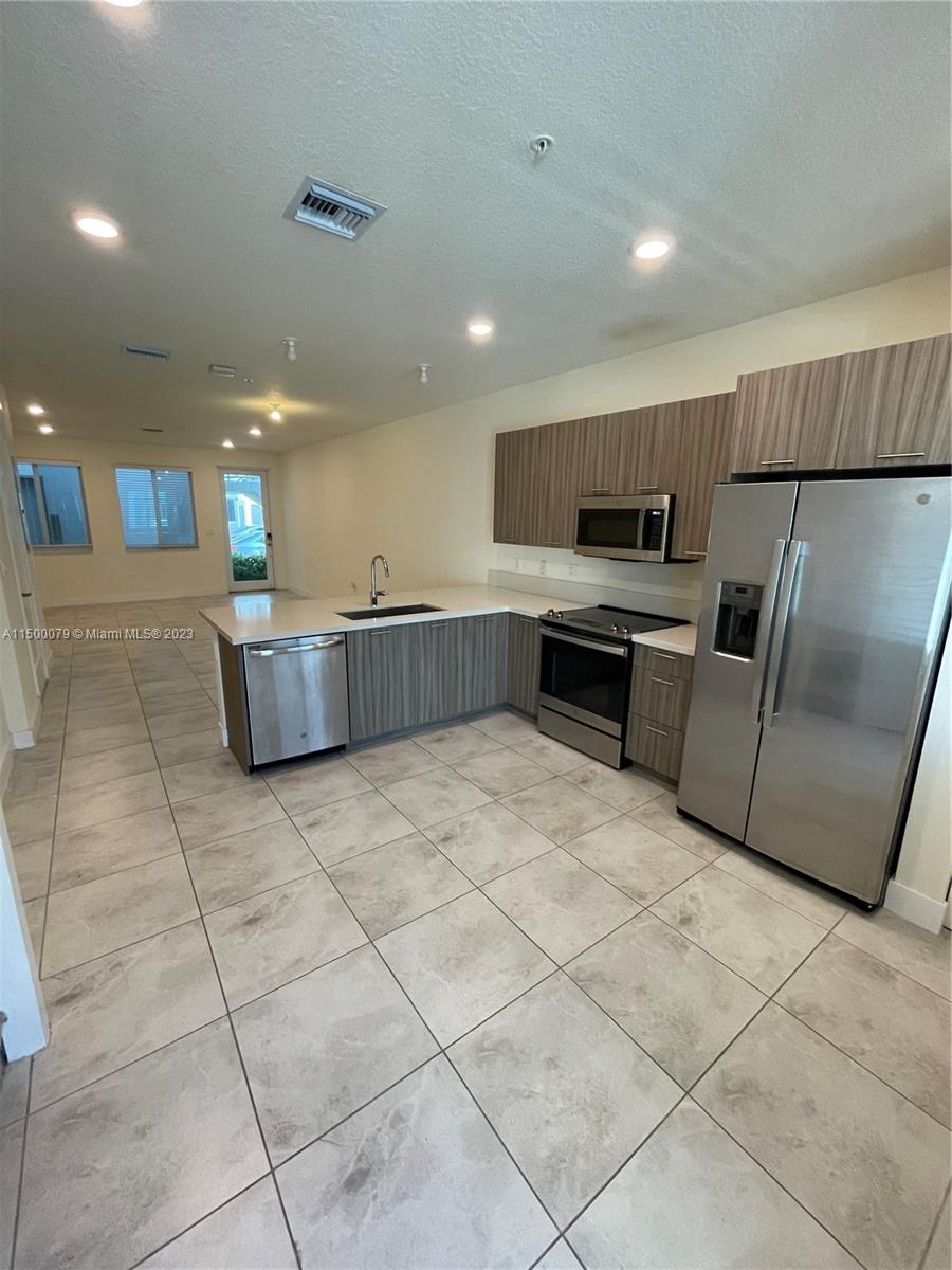 LANDMARK AT DORAL CONDO N - Residential