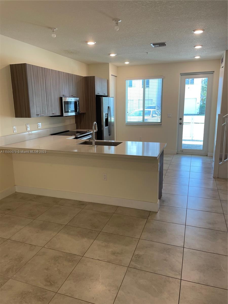 LANDMARK AT DORAL CONDO N - Residential