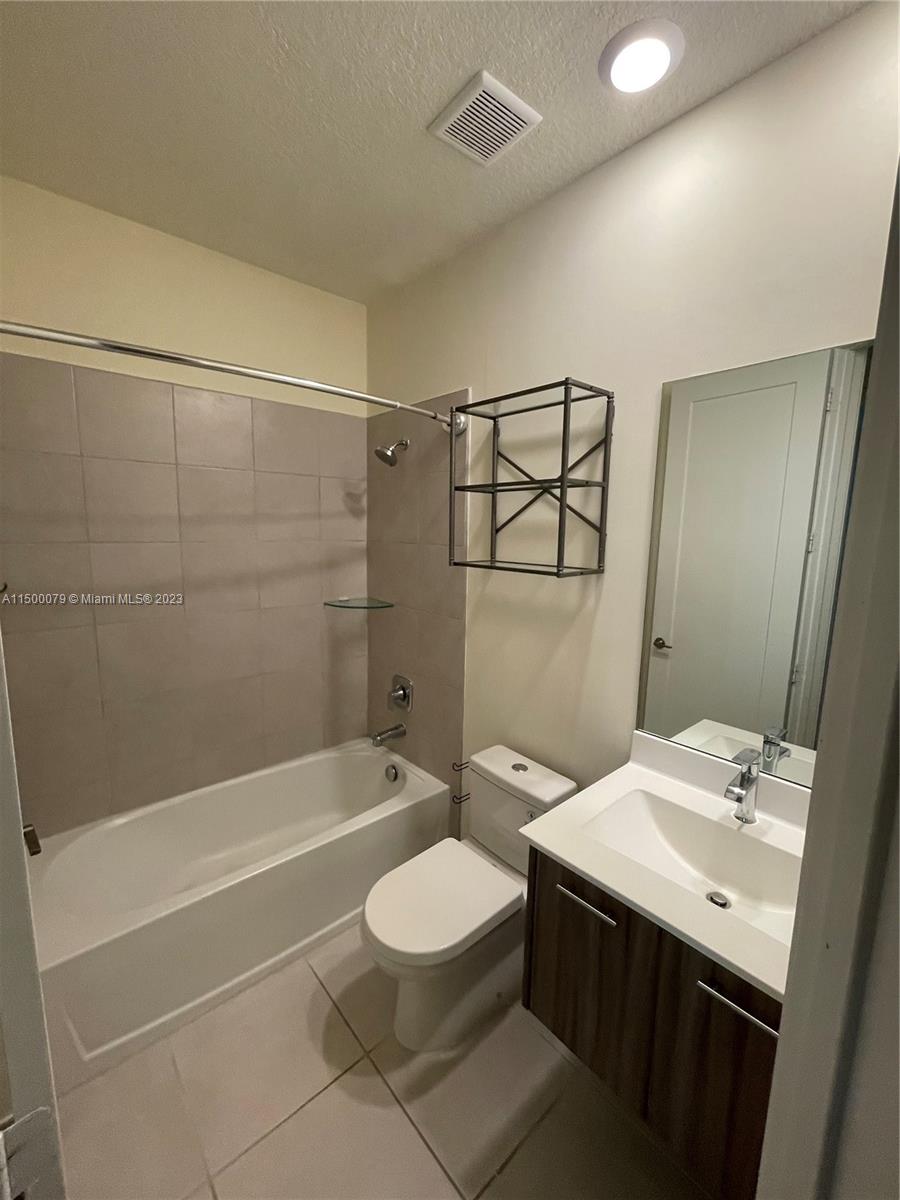 LANDMARK AT DORAL CONDO N - Residential