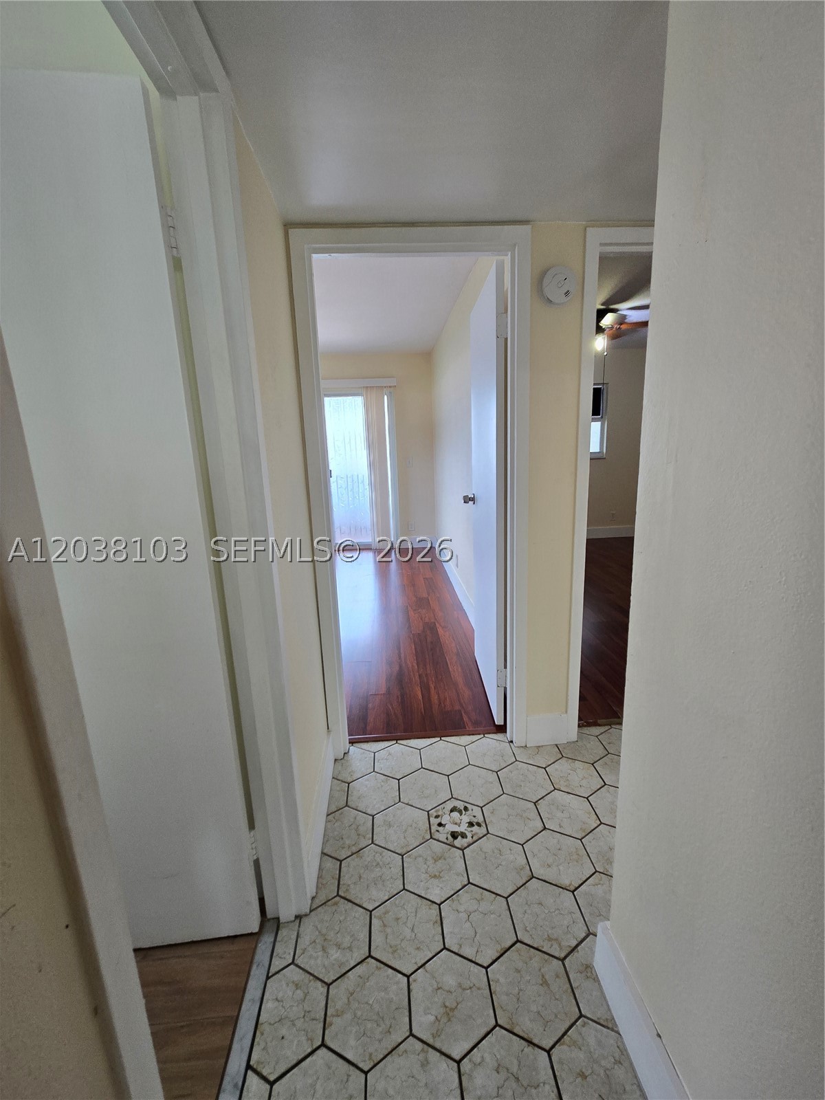 KINGS POINT SAXONY CONDOS - Residential