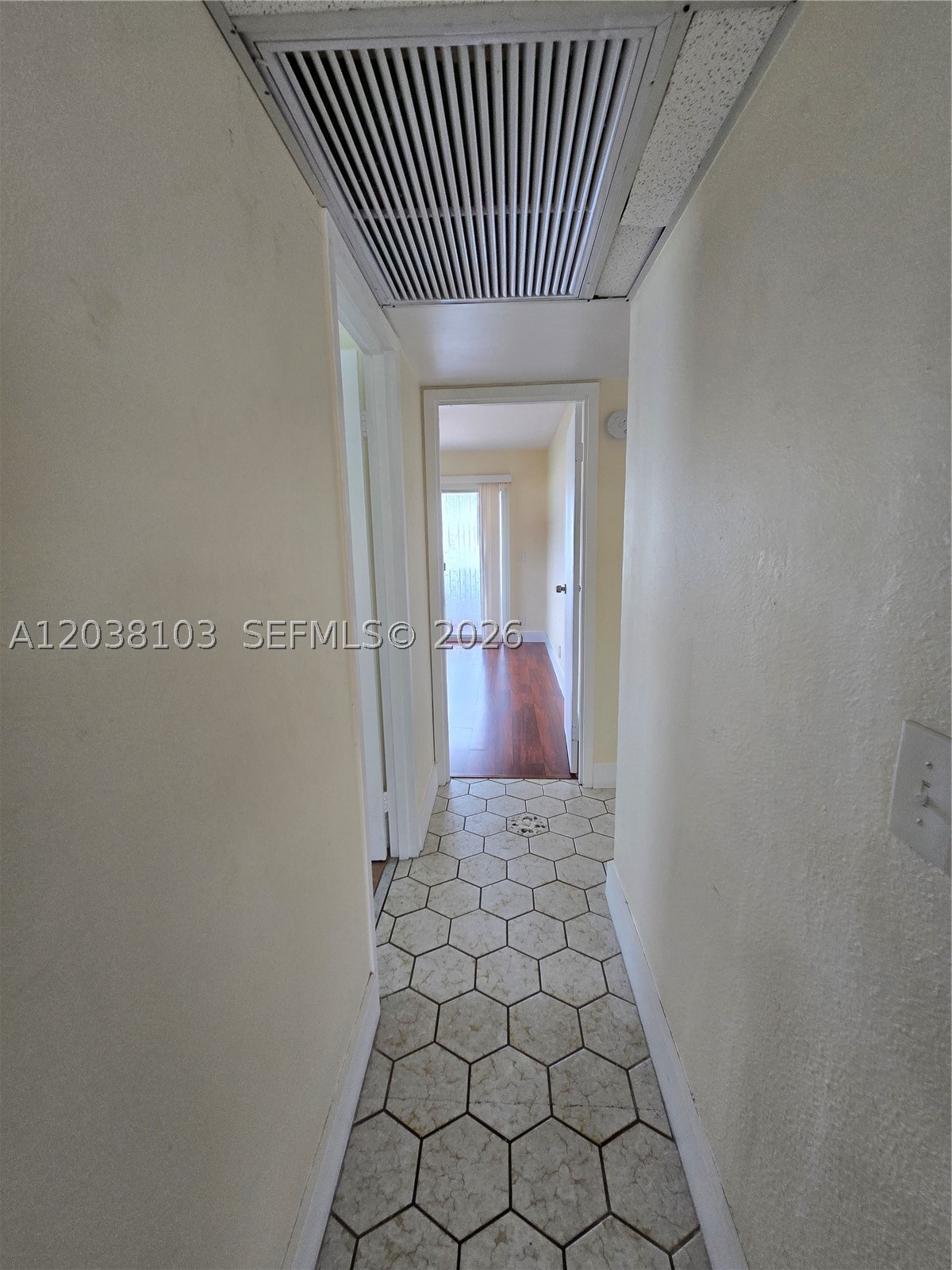 KINGS POINT SAXONY CONDOS - Residential
