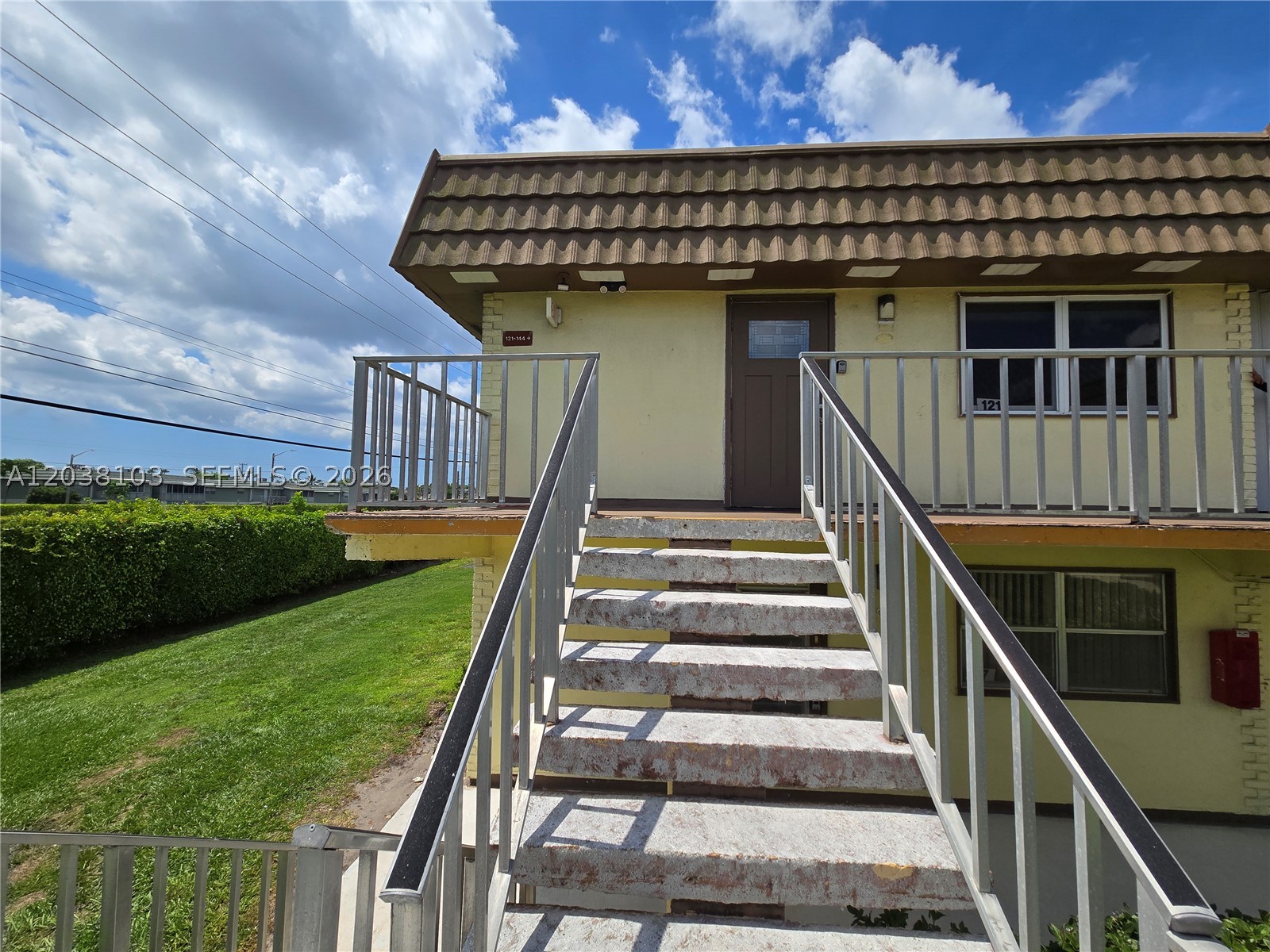 KINGS POINT SAXONY CONDOS - Residential