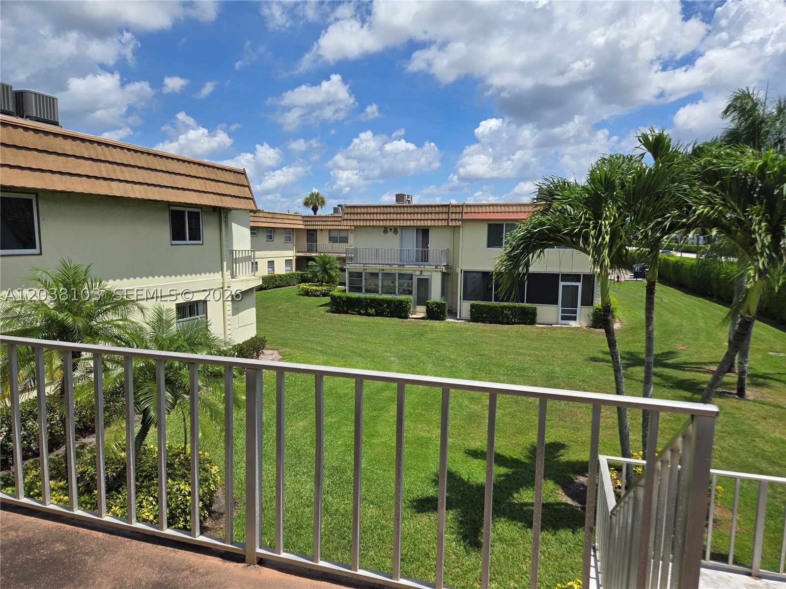 KINGS POINT SAXONY CONDOS - Residential