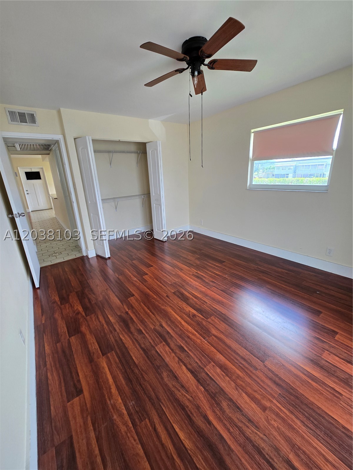 KINGS POINT SAXONY CONDOS - Residential