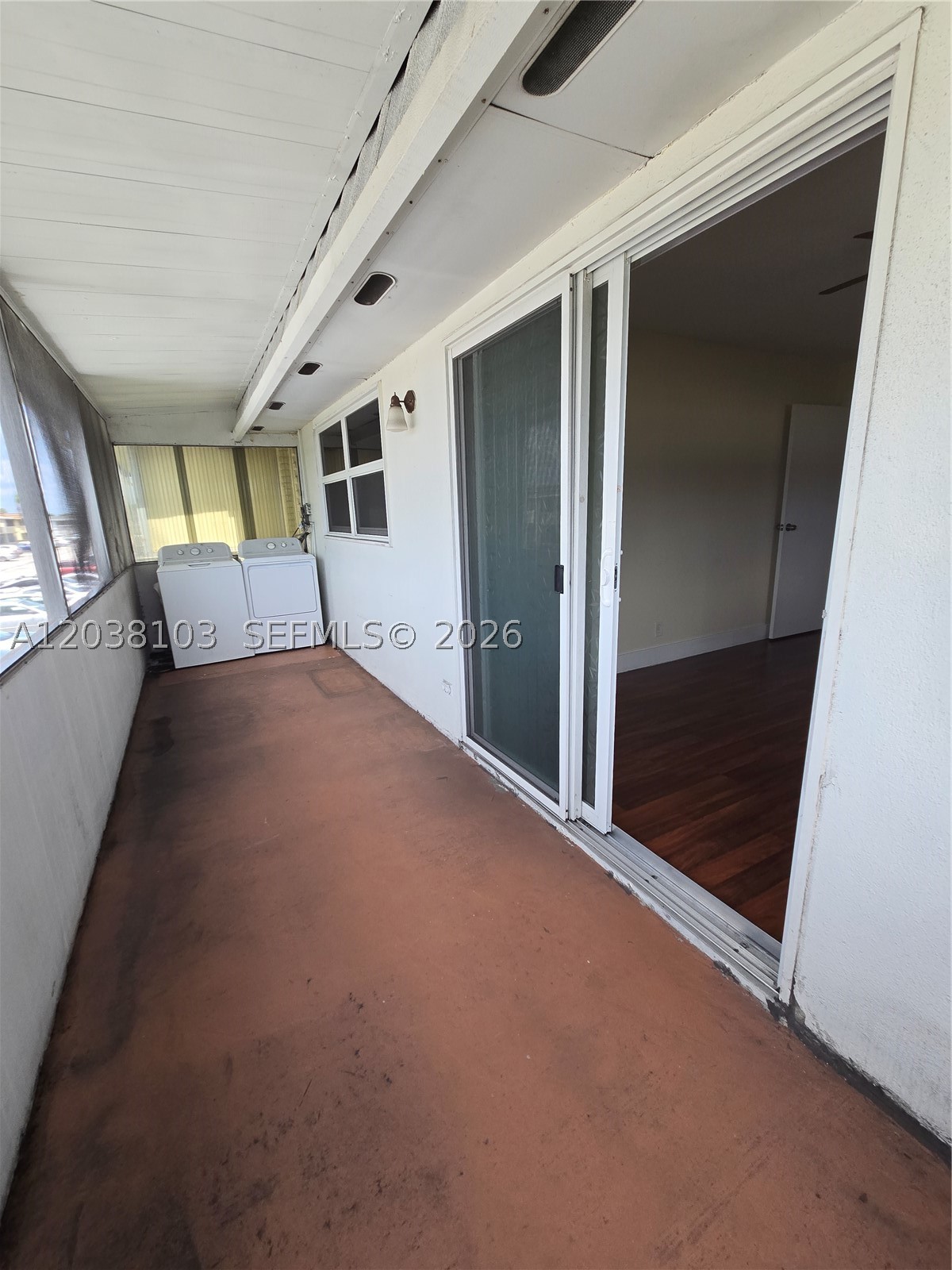 KINGS POINT SAXONY CONDOS - Residential