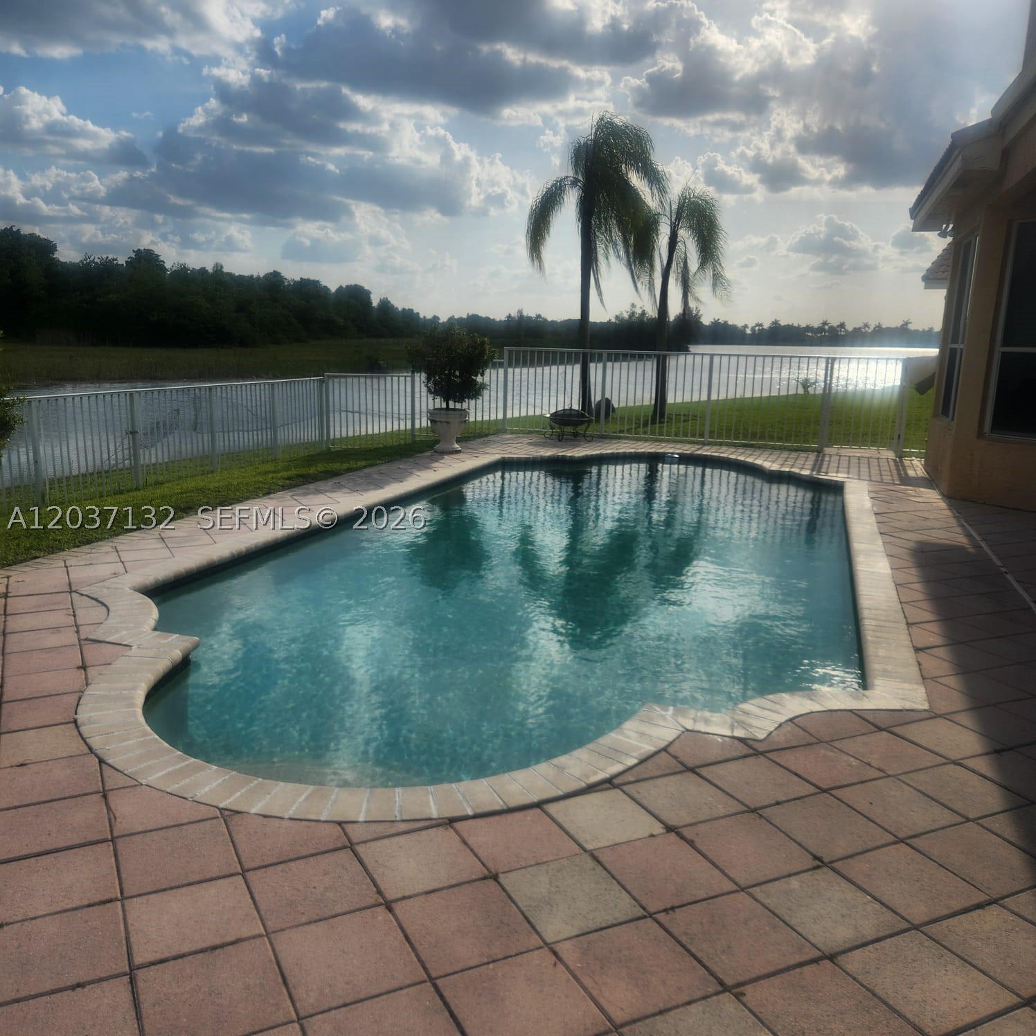 SILVER LAKES PHASE III RE - Residential Lease