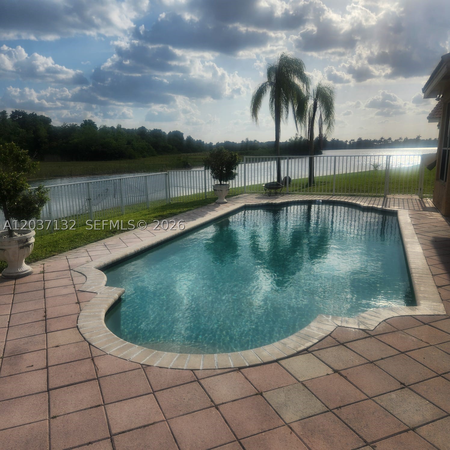 SILVER LAKES PHASE III RE - Residential Lease
