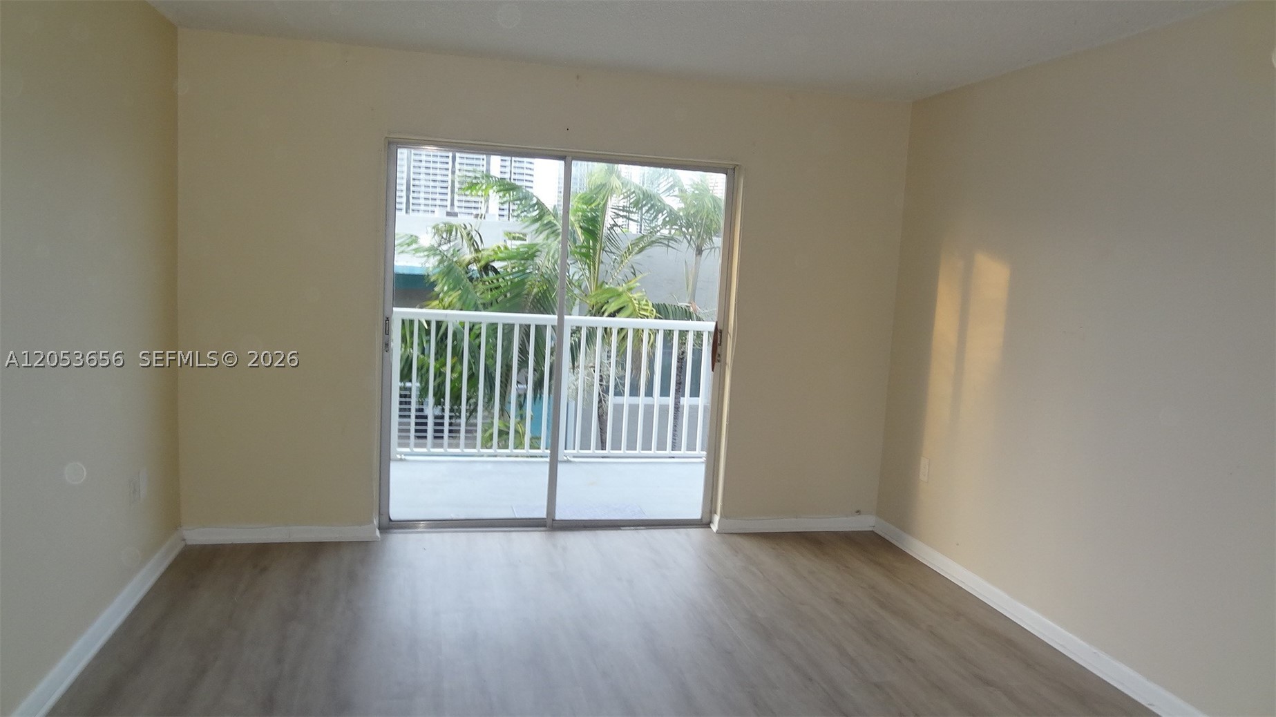 SUNSHORES CONDO - Residential