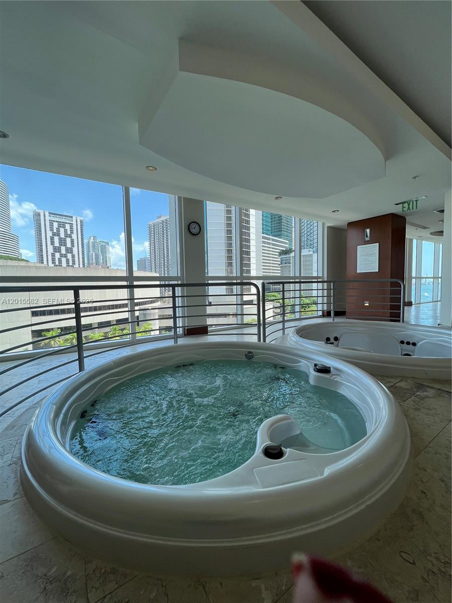 BRICKELL ON THE RIVER N T - Residential