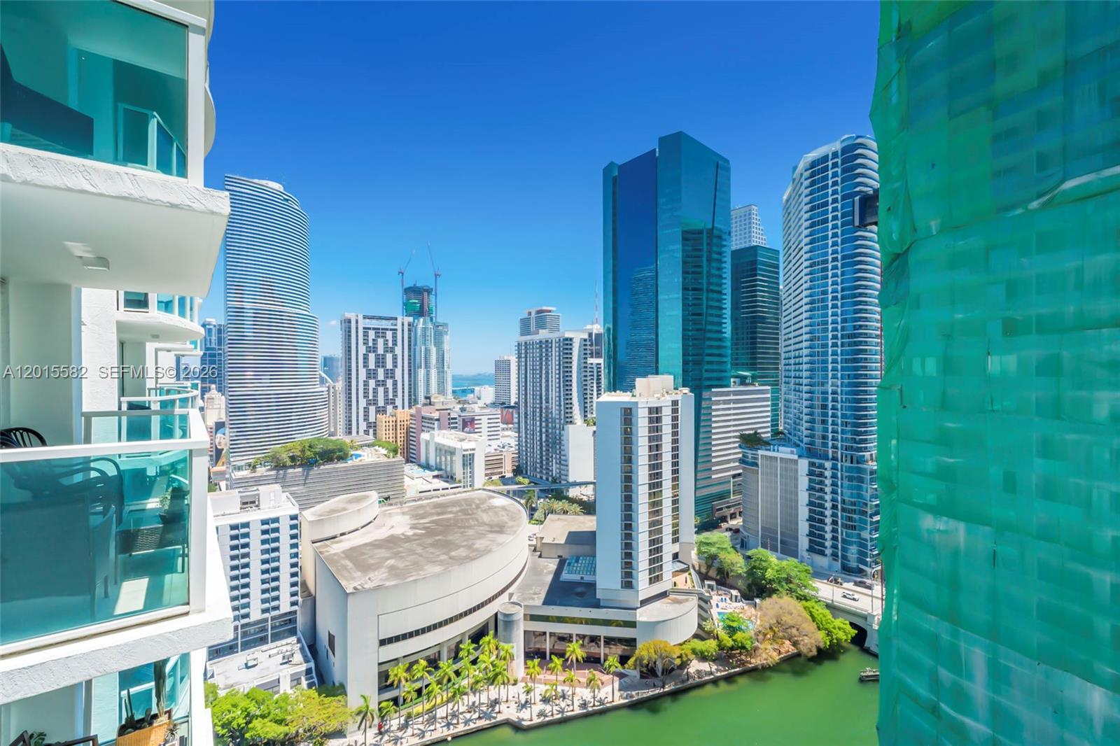 BRICKELL ON THE RIVER N T - Residential