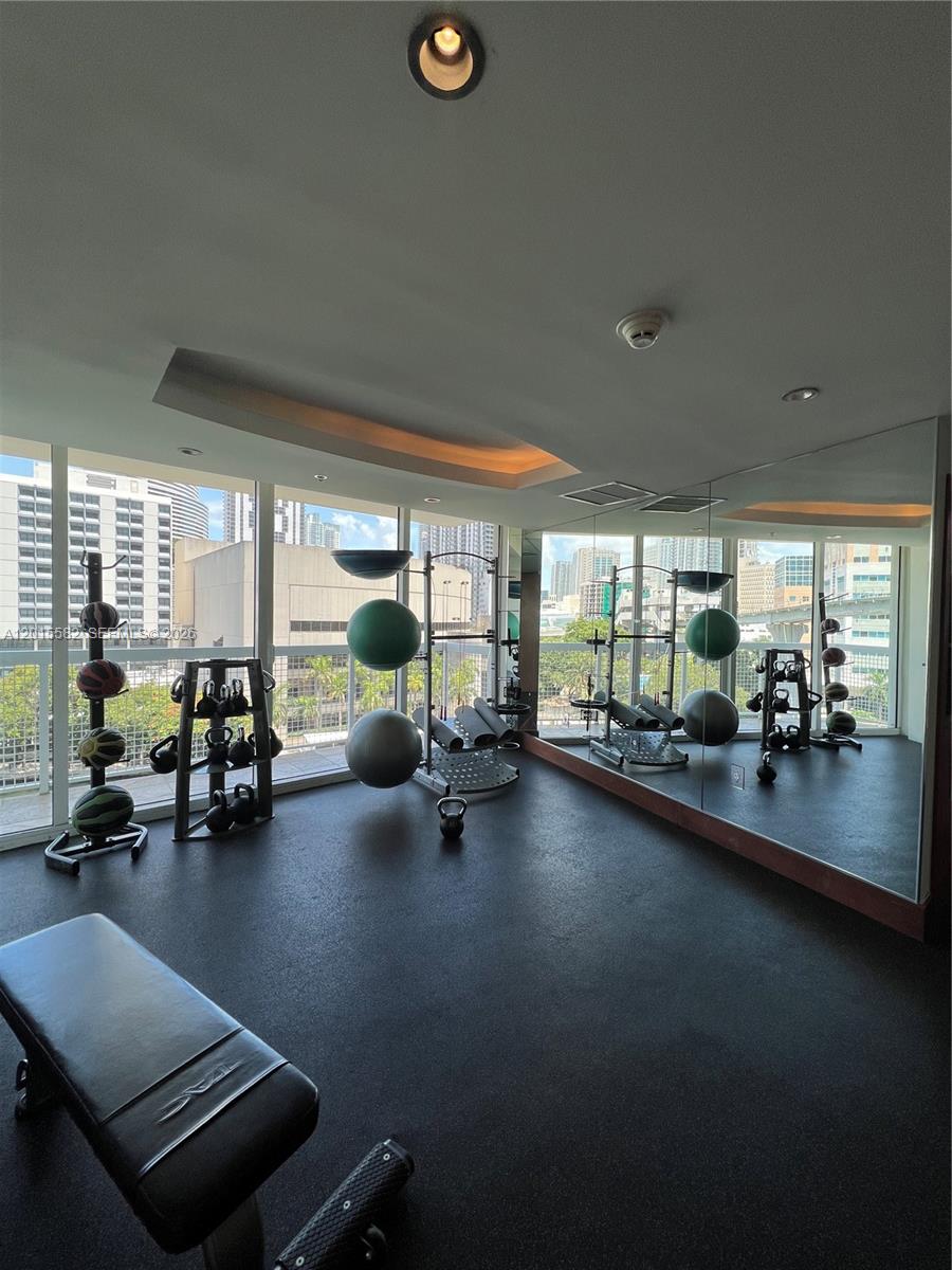 BRICKELL ON THE RIVER N T - Residential