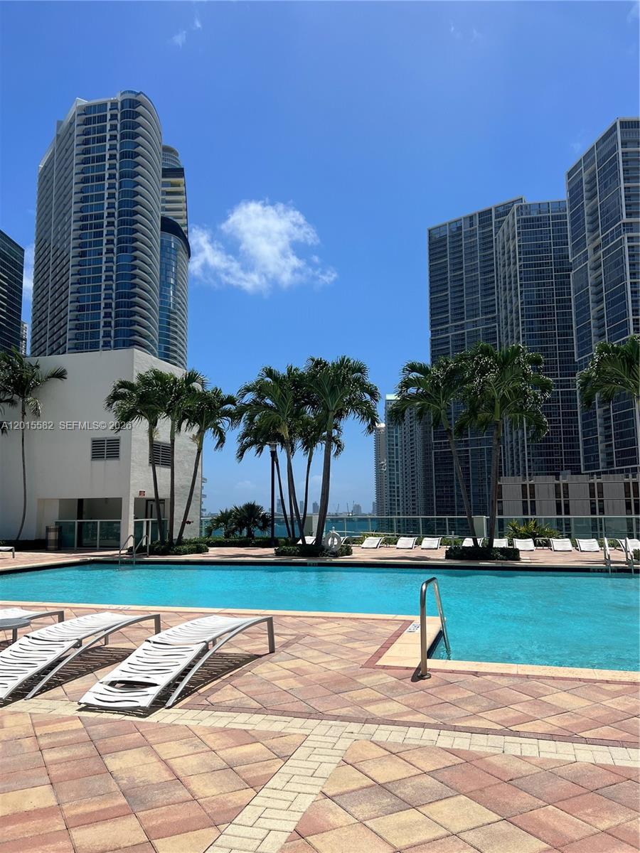BRICKELL ON THE RIVER N T - Residential