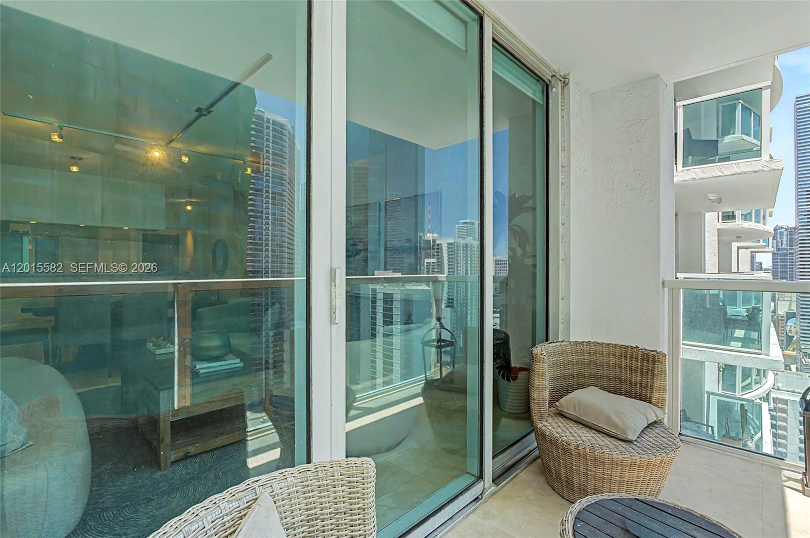 BRICKELL ON THE RIVER N T - Residential