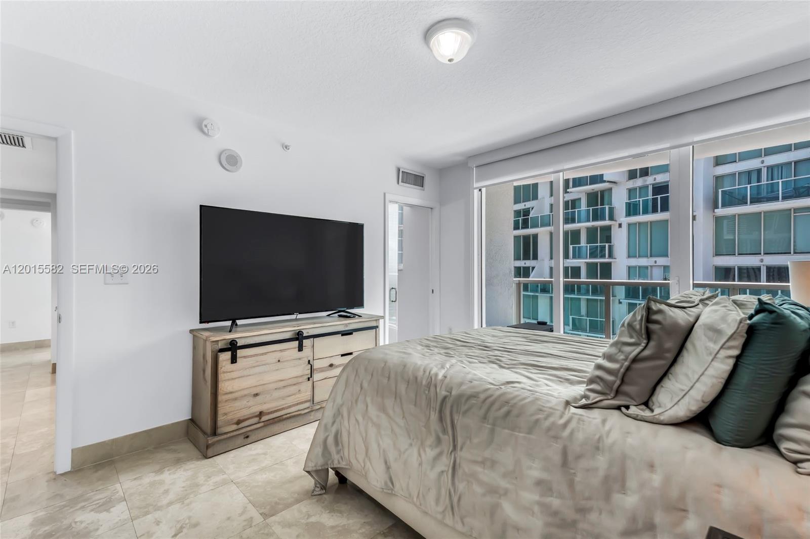 BRICKELL ON THE RIVER N T - Residential