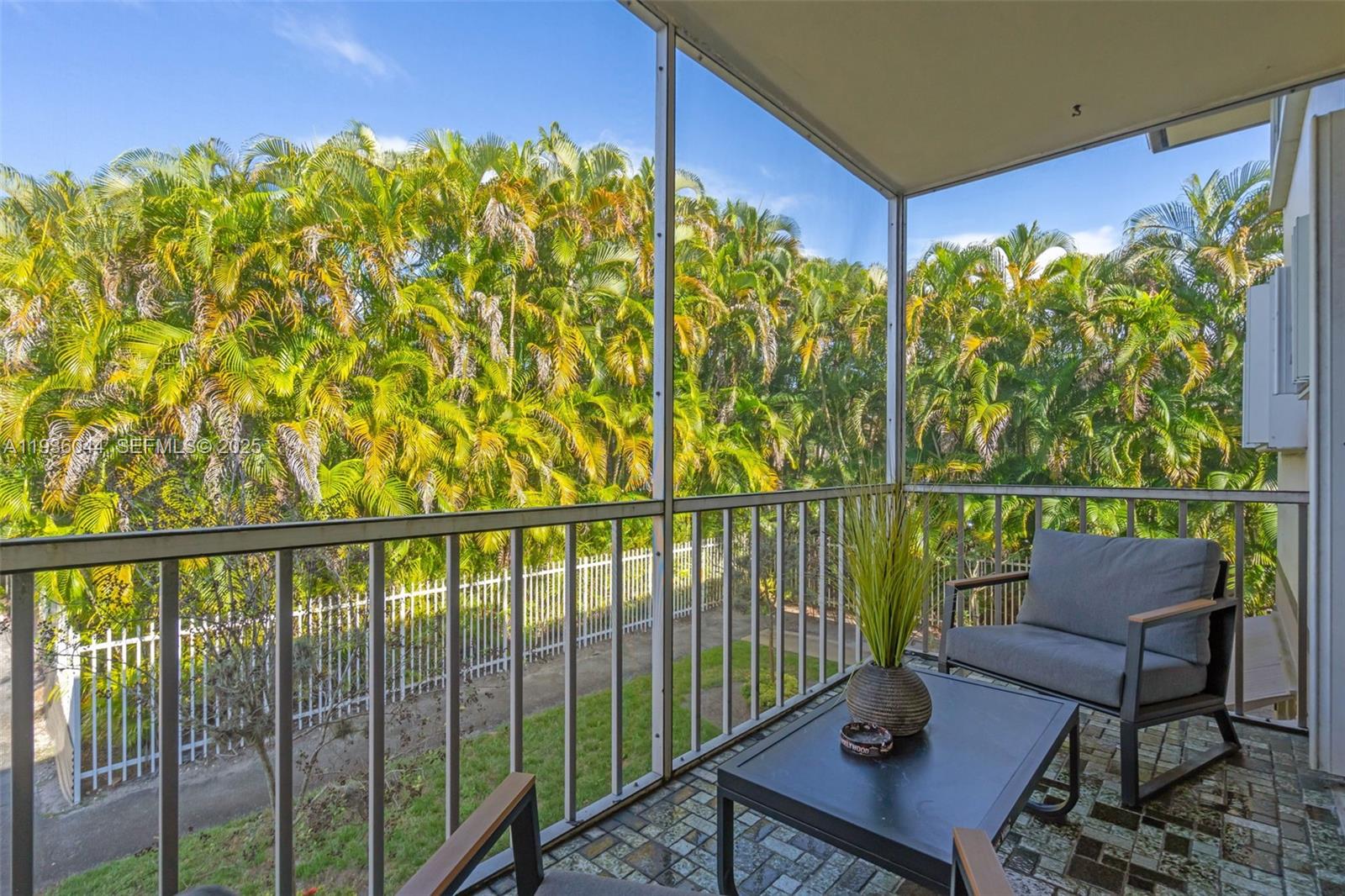 HILLCREST COUNTRY CLUB AP - Residential