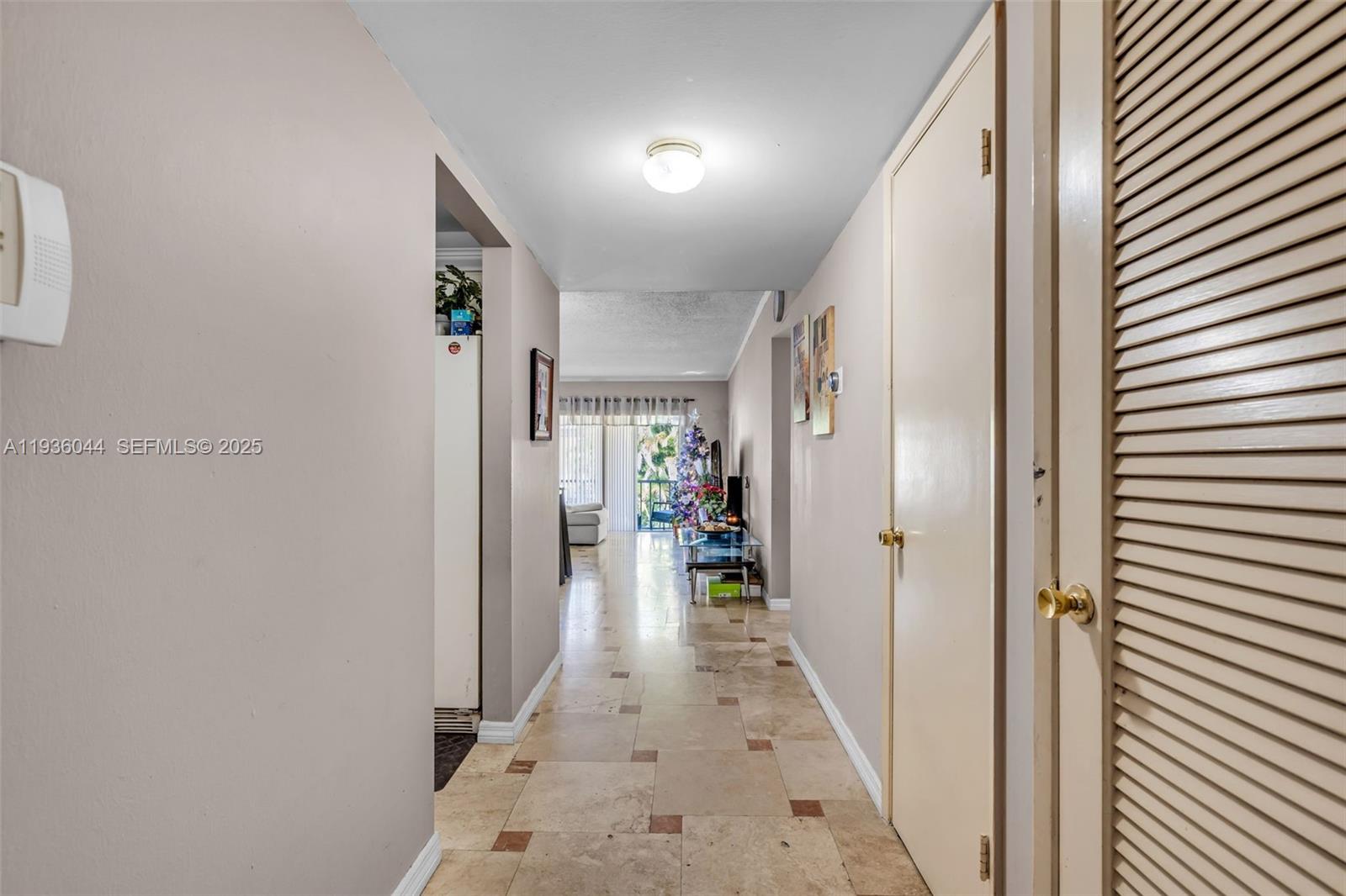 HILLCREST COUNTRY CLUB AP - Residential