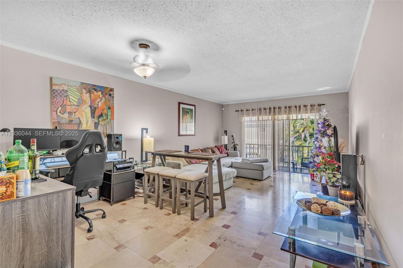 HILLCREST COUNTRY CLUB AP - Residential