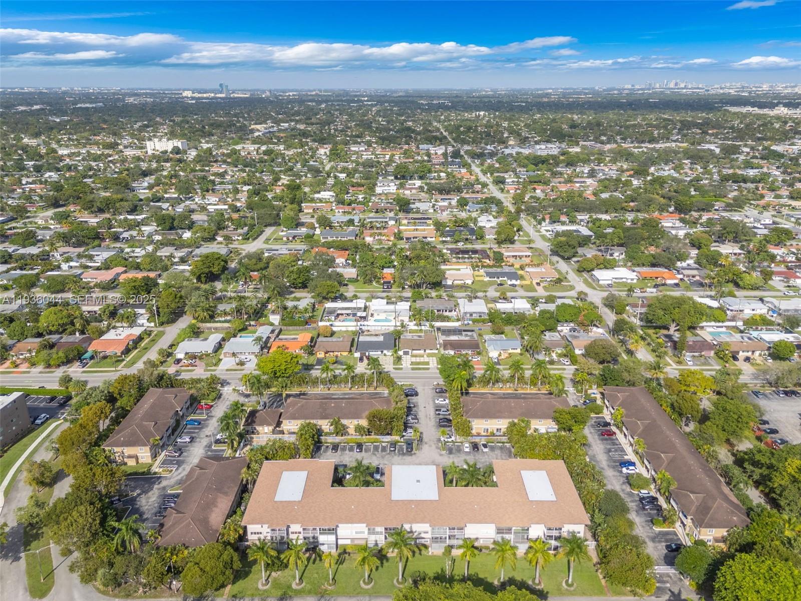 HILLCREST COUNTRY CLUB AP - Residential