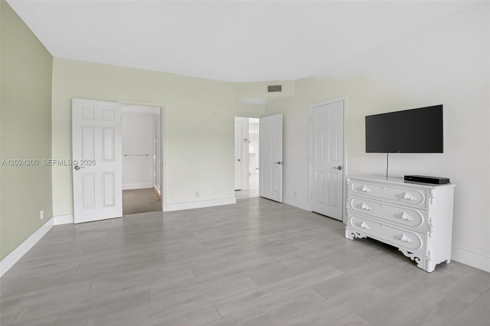 EL VIENTO AT BOCA POINTE - Residential Lease